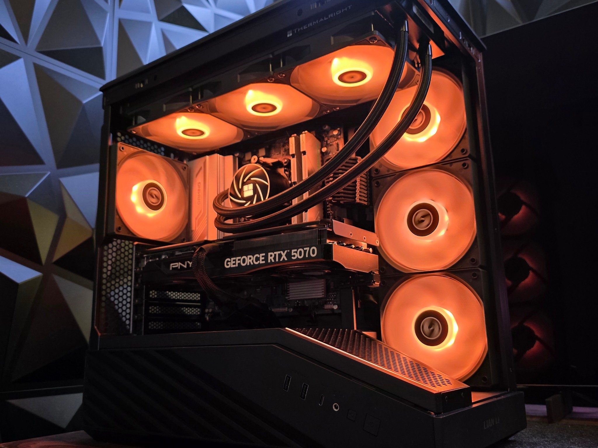 RTX 5070 + RYZEN 5 7600 DDR5 PC