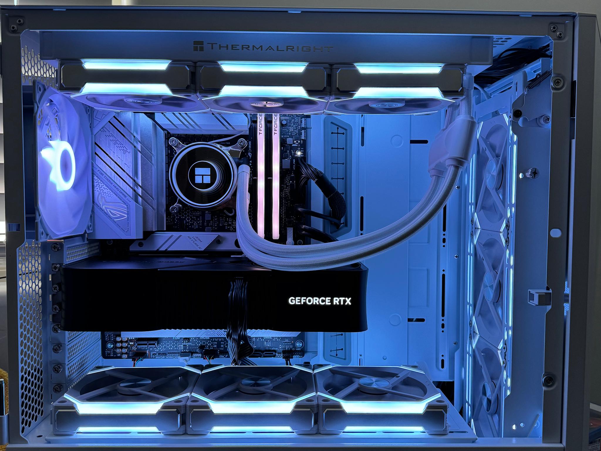 RTX 4080 SUPER | Intel i7 14700F | 32GB DDR5 | ❄️ Snow Storm ❄️| FRESHLY BUILT