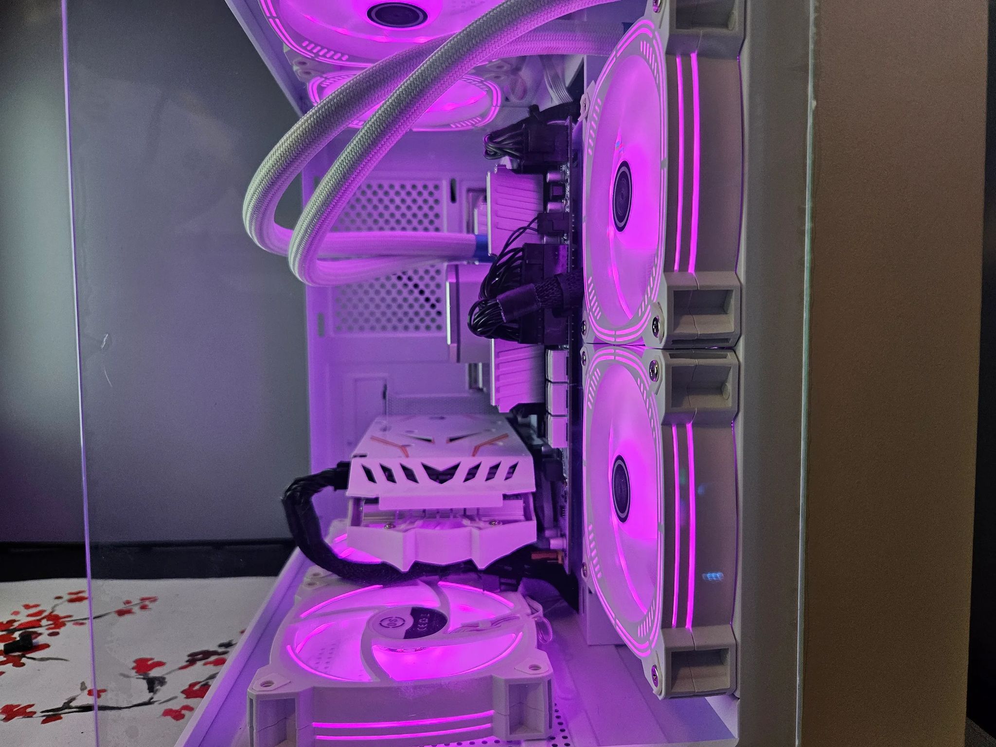 Arctic Rig intel 14 core / 64GB DDR4 / 2TB SSD / RX 5500 XT 8GB