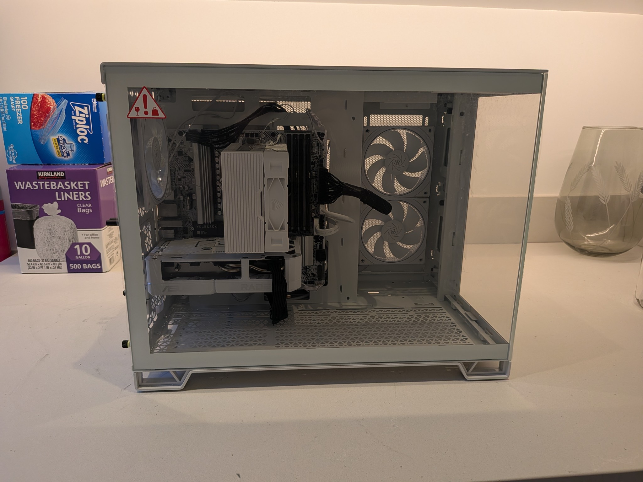 1440p Snowball - RX 9060 XT 16GB, Ryzen 5 7600, 32 GB DDR5, 2 TB Gen 4, RGB