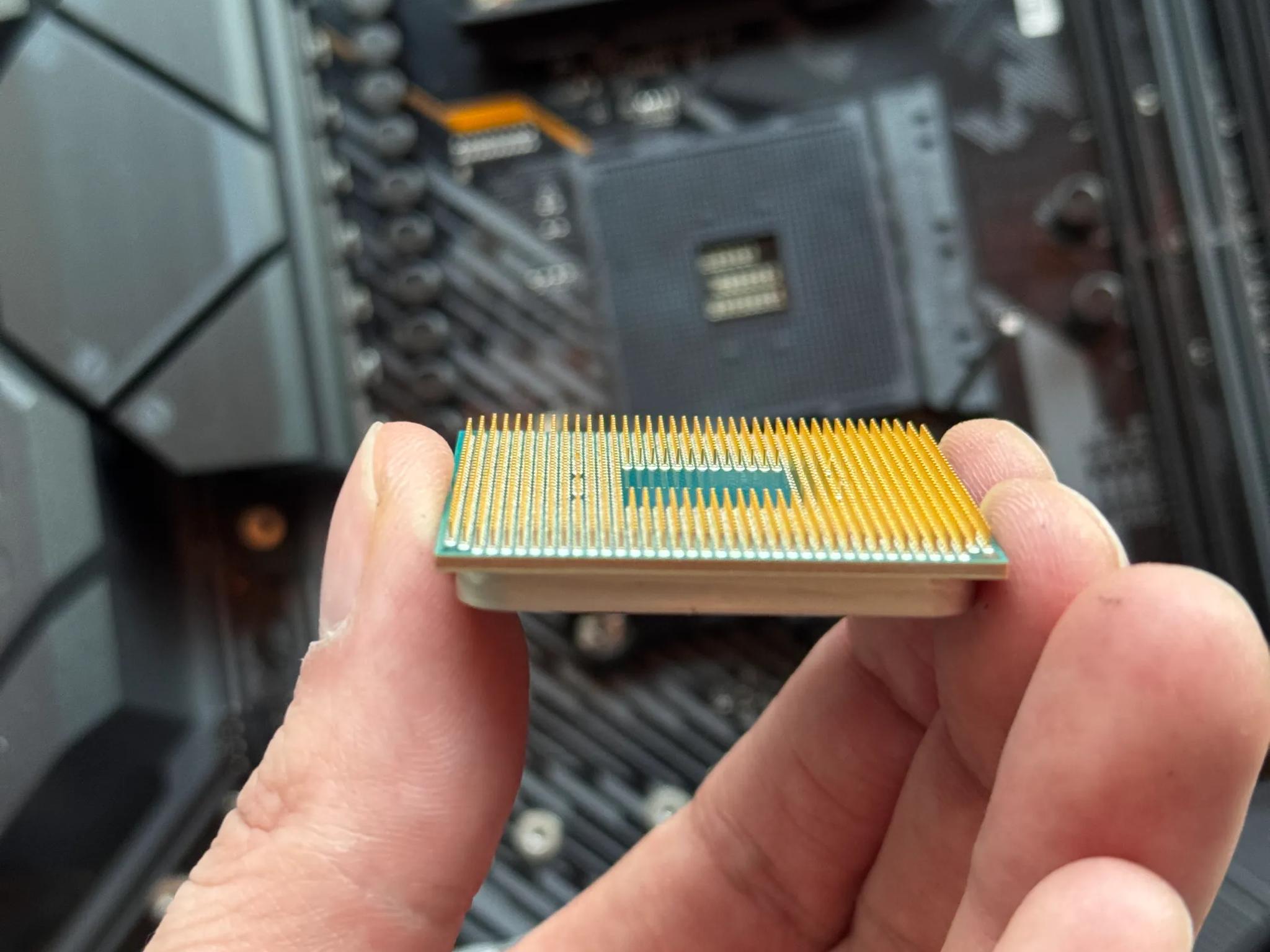 AMD Ryzen 7 3700X and ASUS TUF GAMING X570-PLUS (WI-FI)