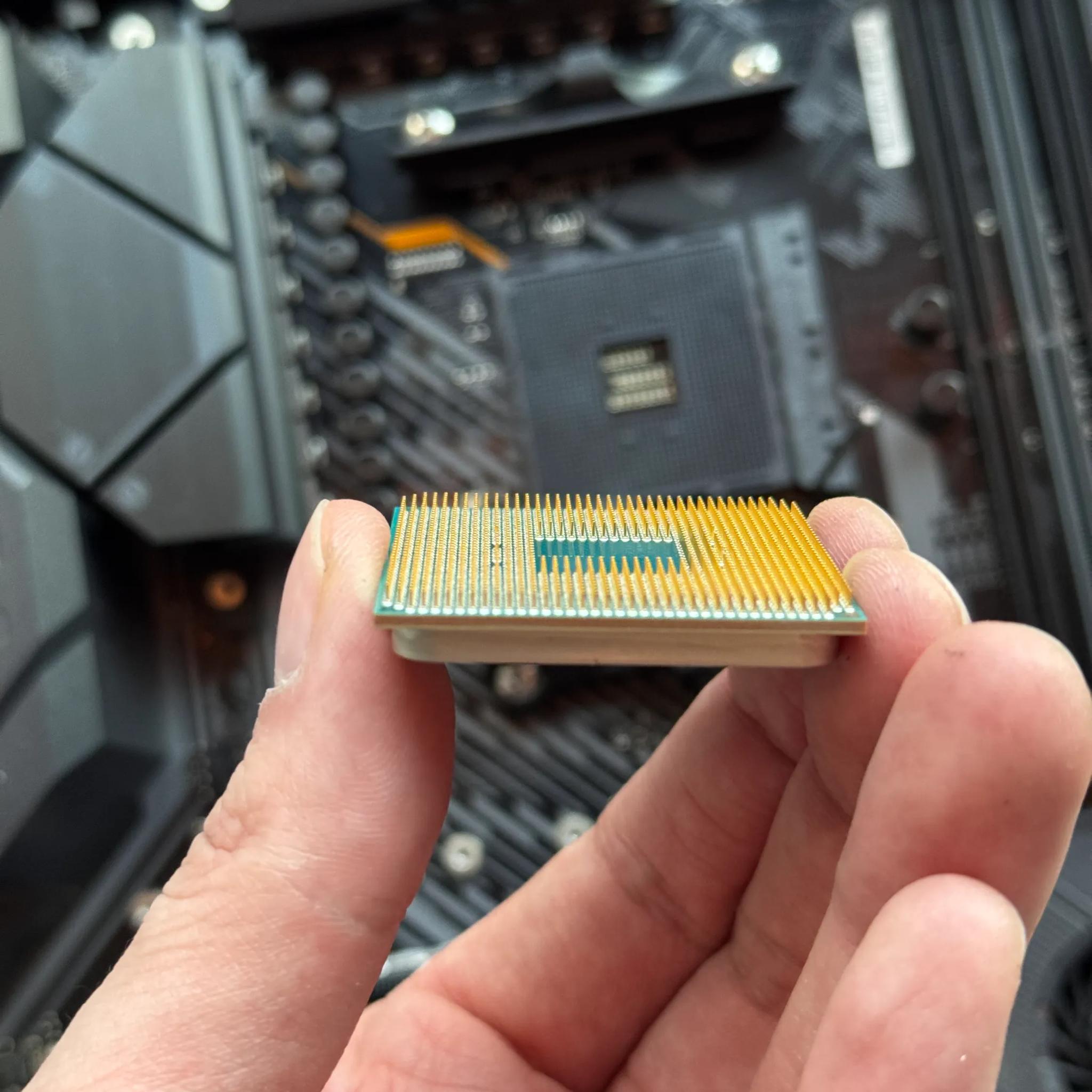 AMD Ryzen 7 3700X and ASUS TUF GAMING X570-PLUS (WI-FI)