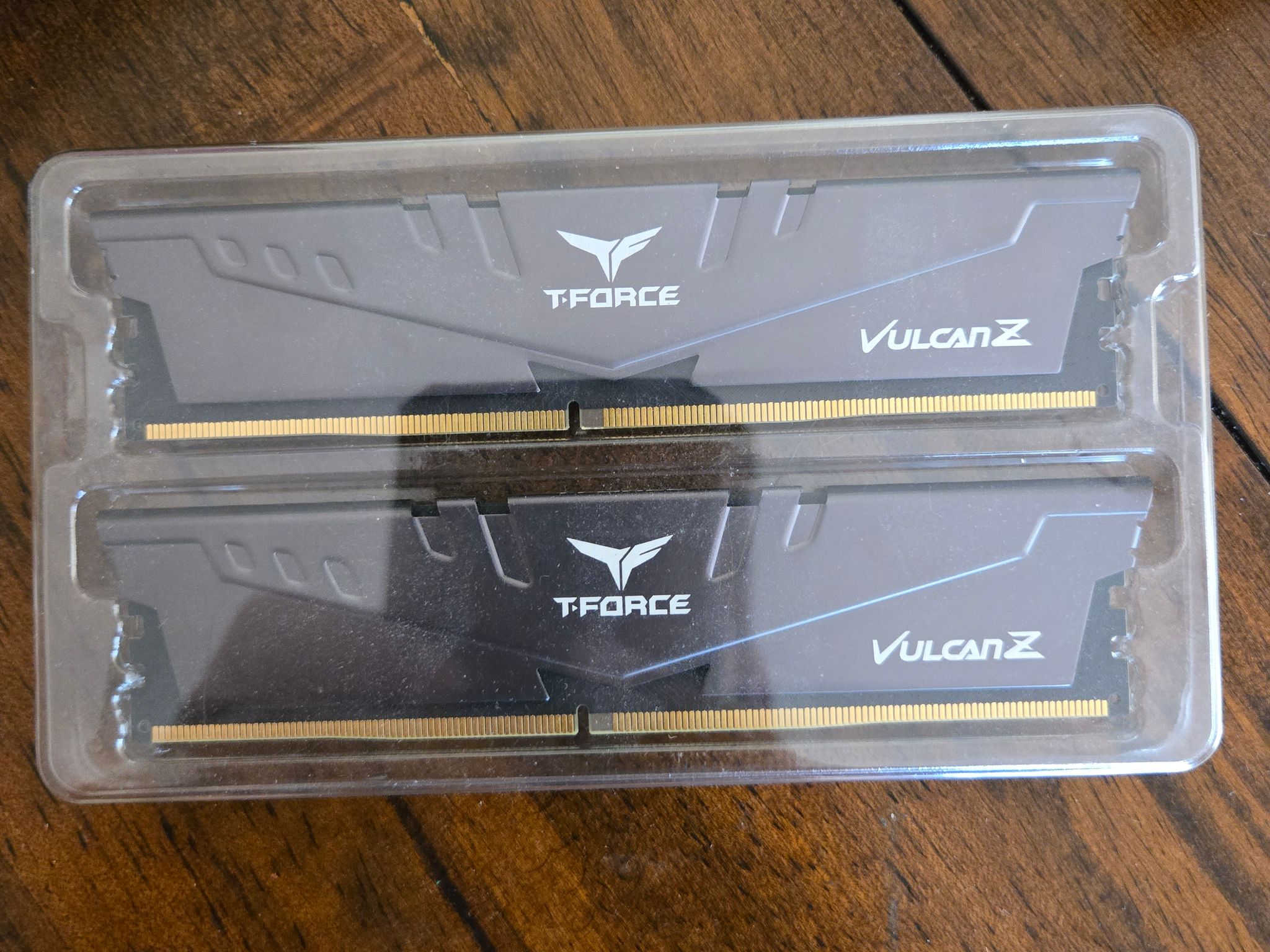 TEAMGROUP T-Force Vulcan Z 32GB 2x16GB DDR4-3200 CL16 RAM TLZGD416G3200HC16FBK