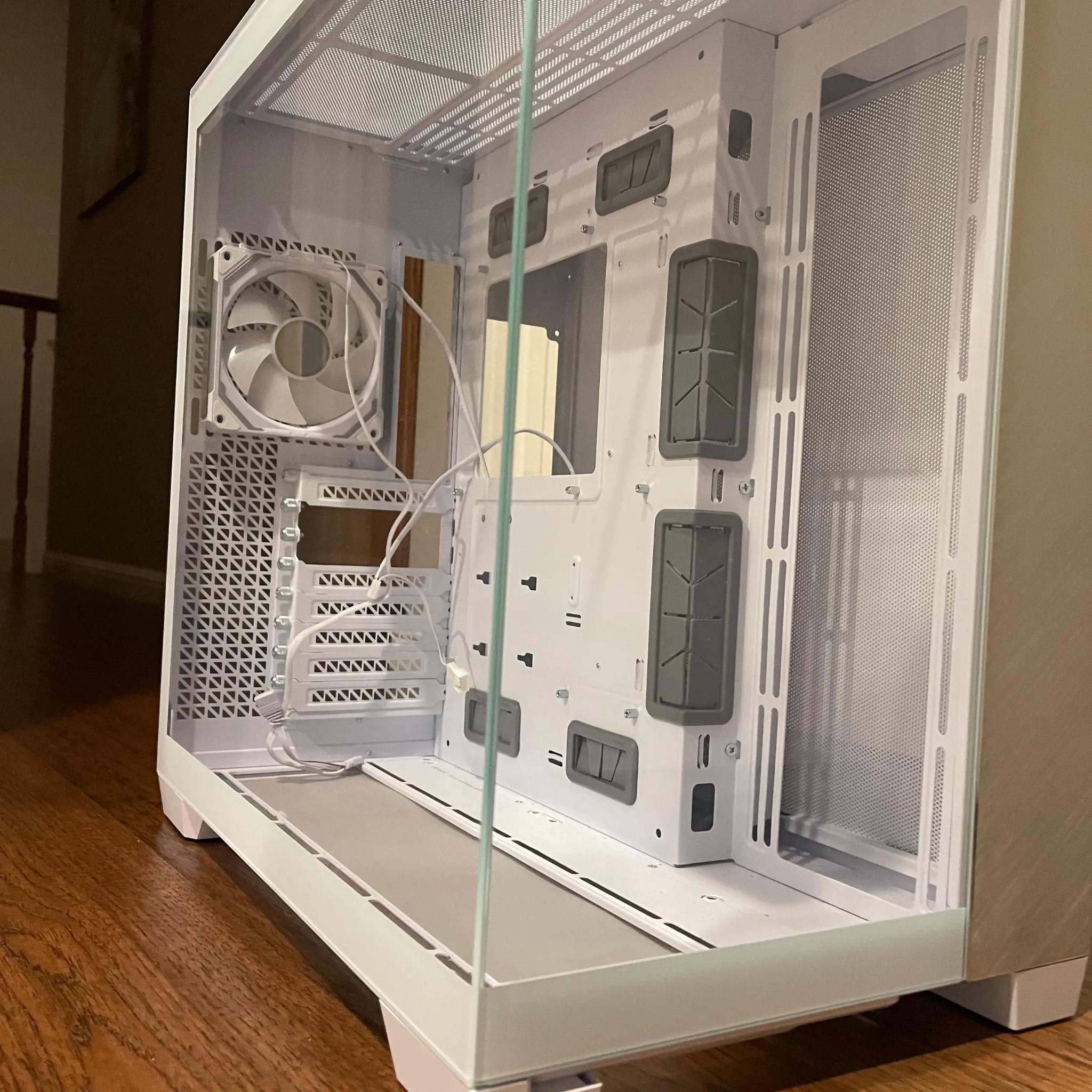 Antec C8 White, Dual-Chamber, 360mm Radiator Support, Seamless Tempered Glass Front & Side Panels