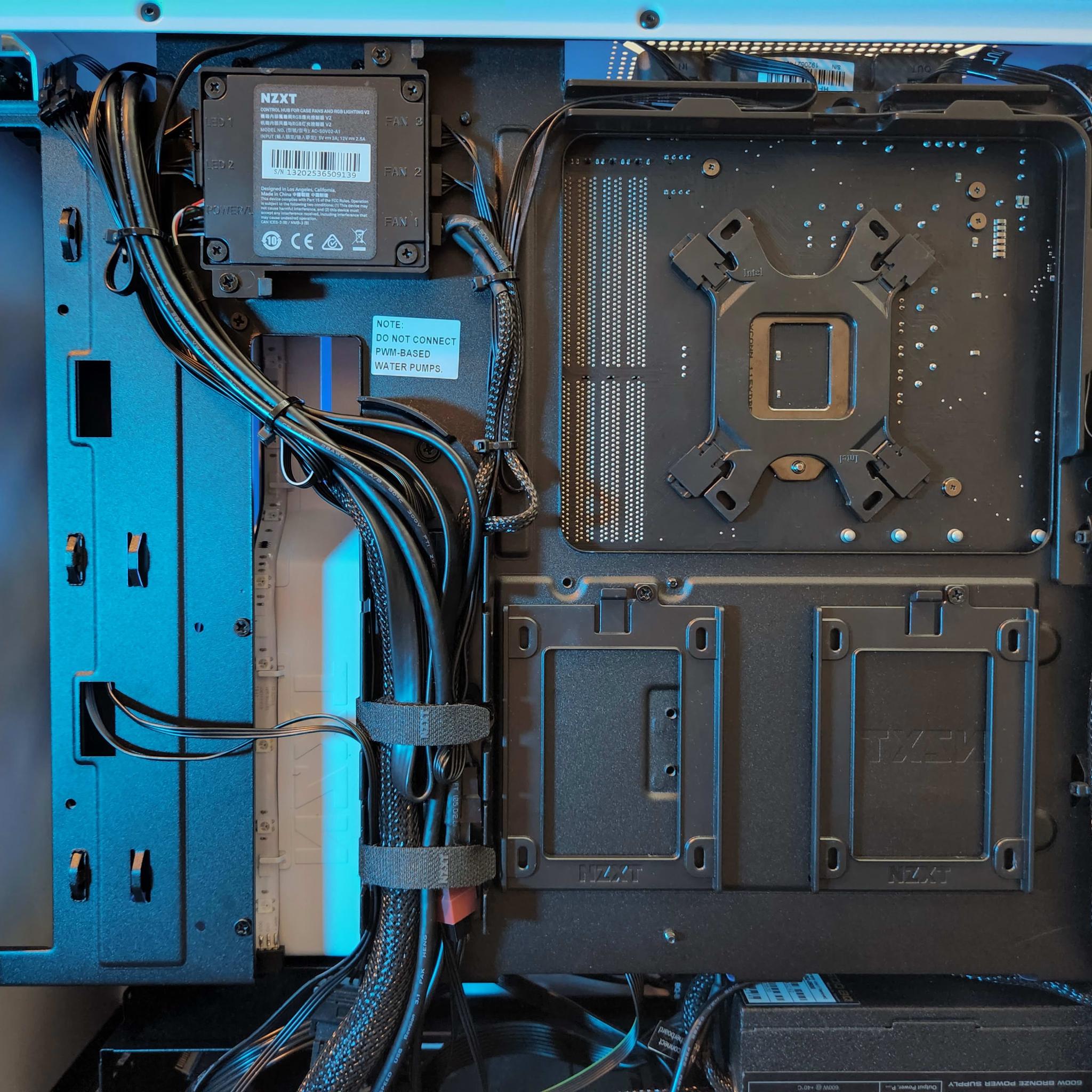 Custom 6700k | GTX 1070 | 16GB 3000 MHz | 1TB NVME SSD Gaming PC