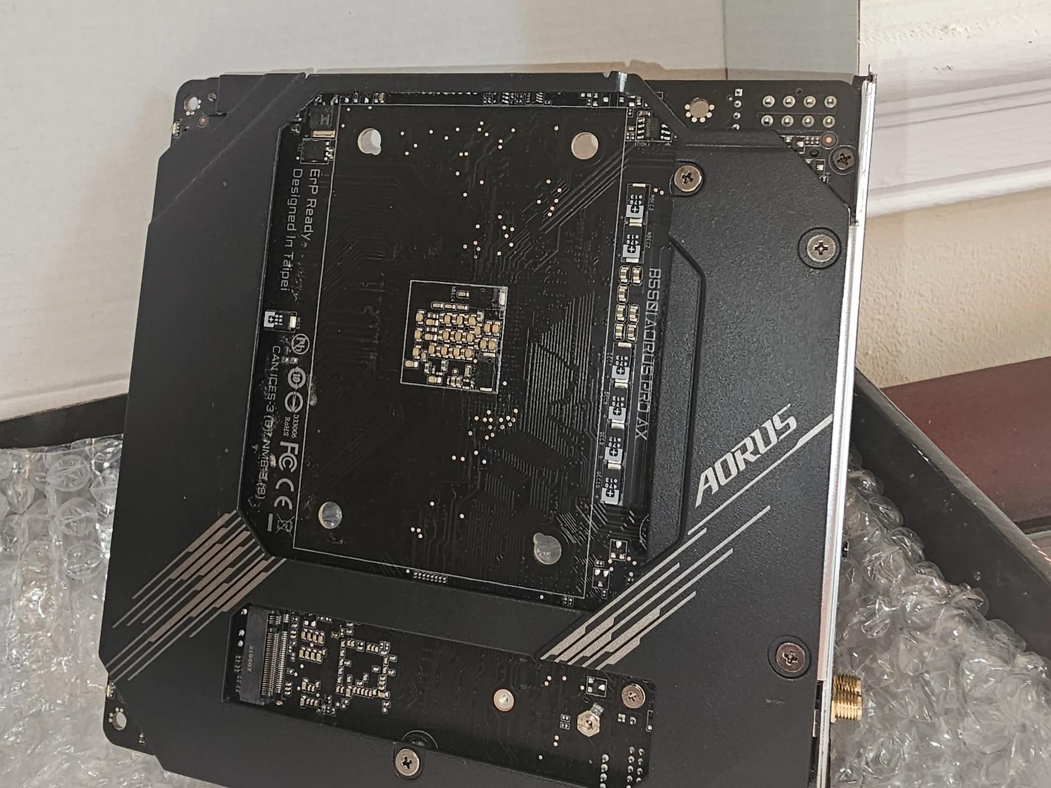FUNCTIONAL - GIGABYTE B550I AORUS PRO AX