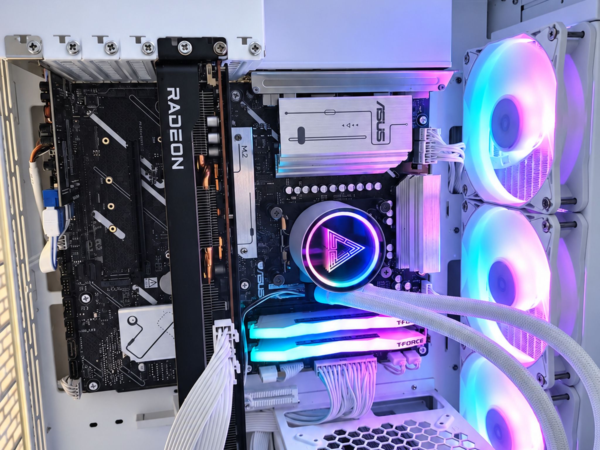 RX 9070 XT 16GB 4K Gaming PC | Ryzen 5 7600X3D | 32GB DDR5 6400 | 2TB NVMe | Arctic Titan | Wi-Fi