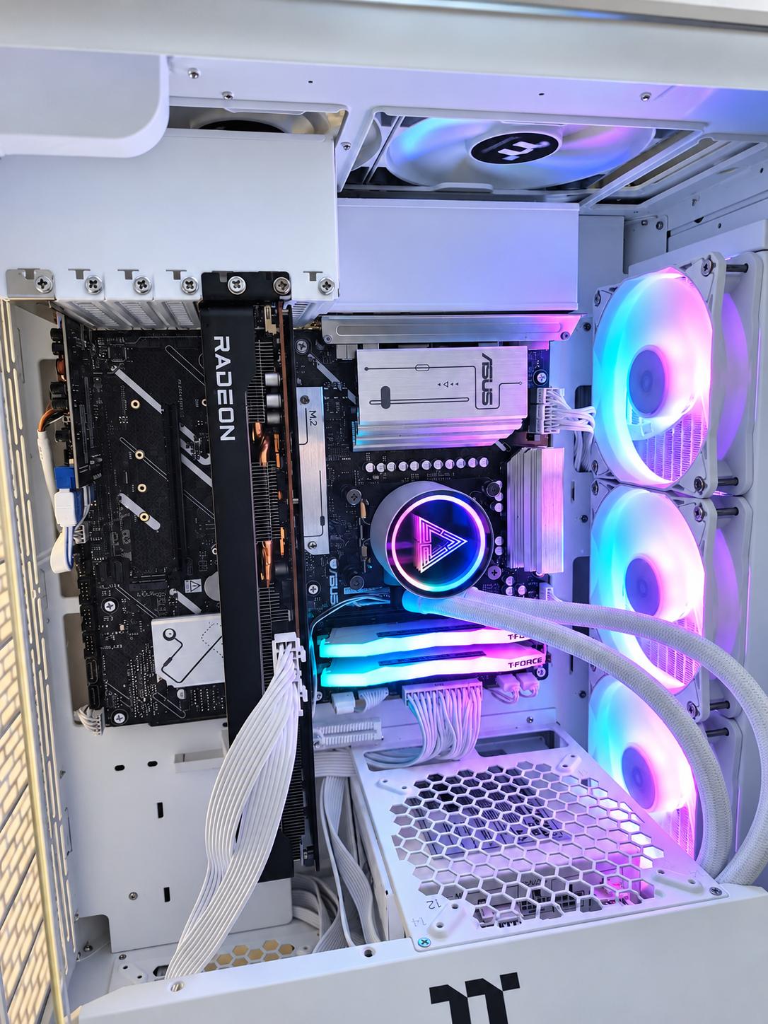 RX 9070 XT 16GB 4K Gaming PC | Ryzen 5 7600X3D | 32GB DDR5 6400 | 2TB NVMe | Arctic Titan | Wi-Fi
