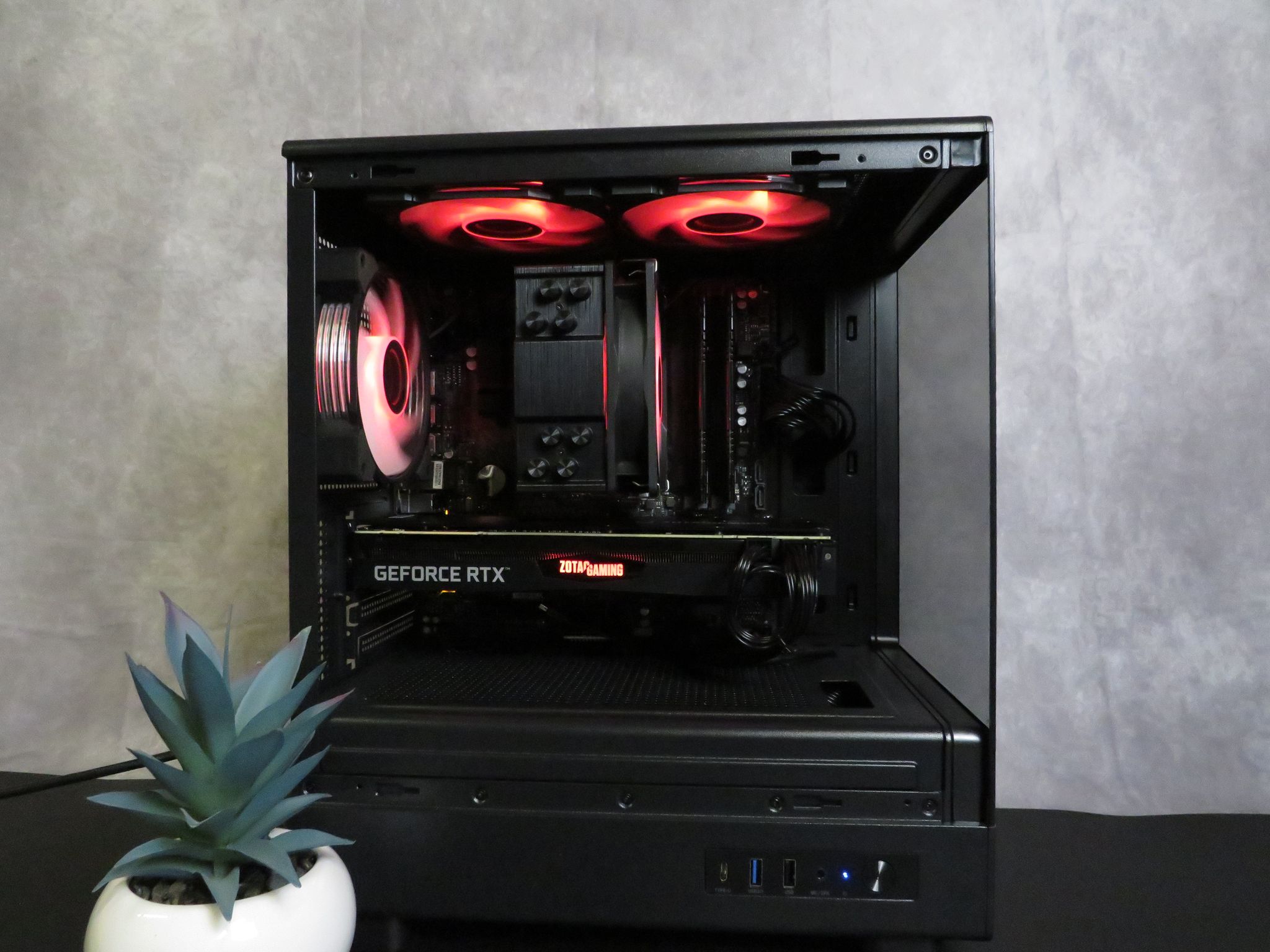 Great Mid-Range Gamer: Ryzen 5 3600X + RTX 2070 Super + 16 GB DDR4 + 1 TB NVME