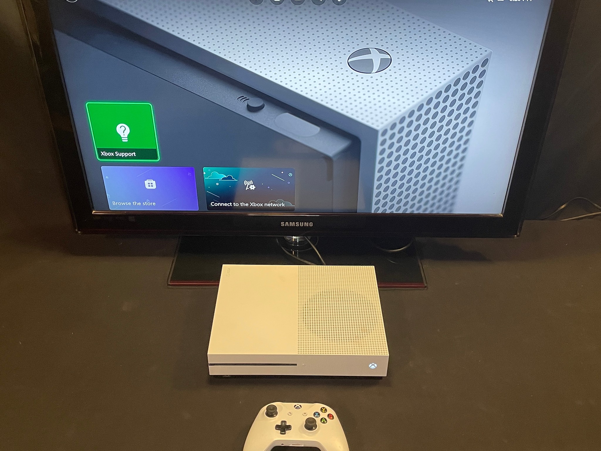 Xbox One S With White Controller
