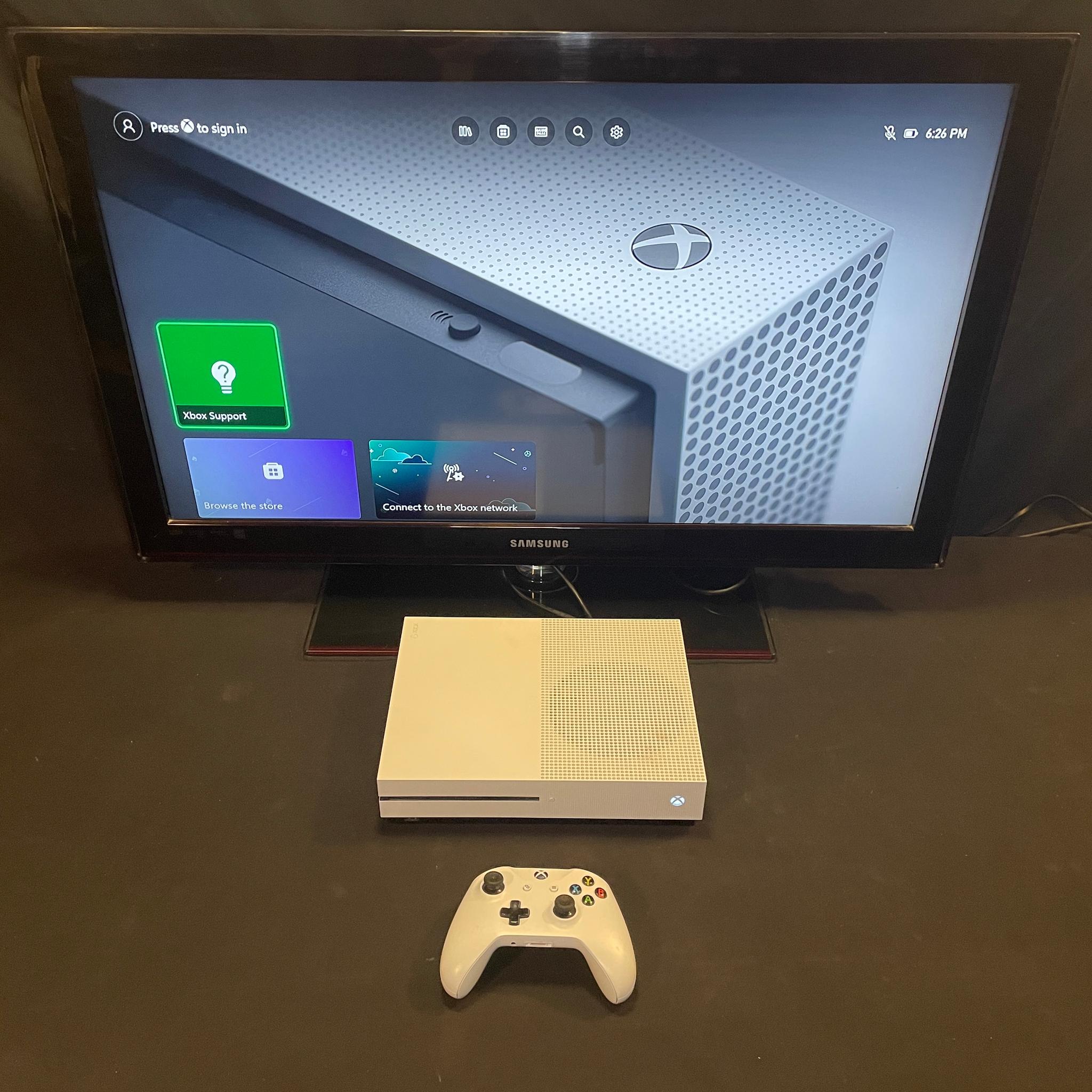Xbox One S With White Controller