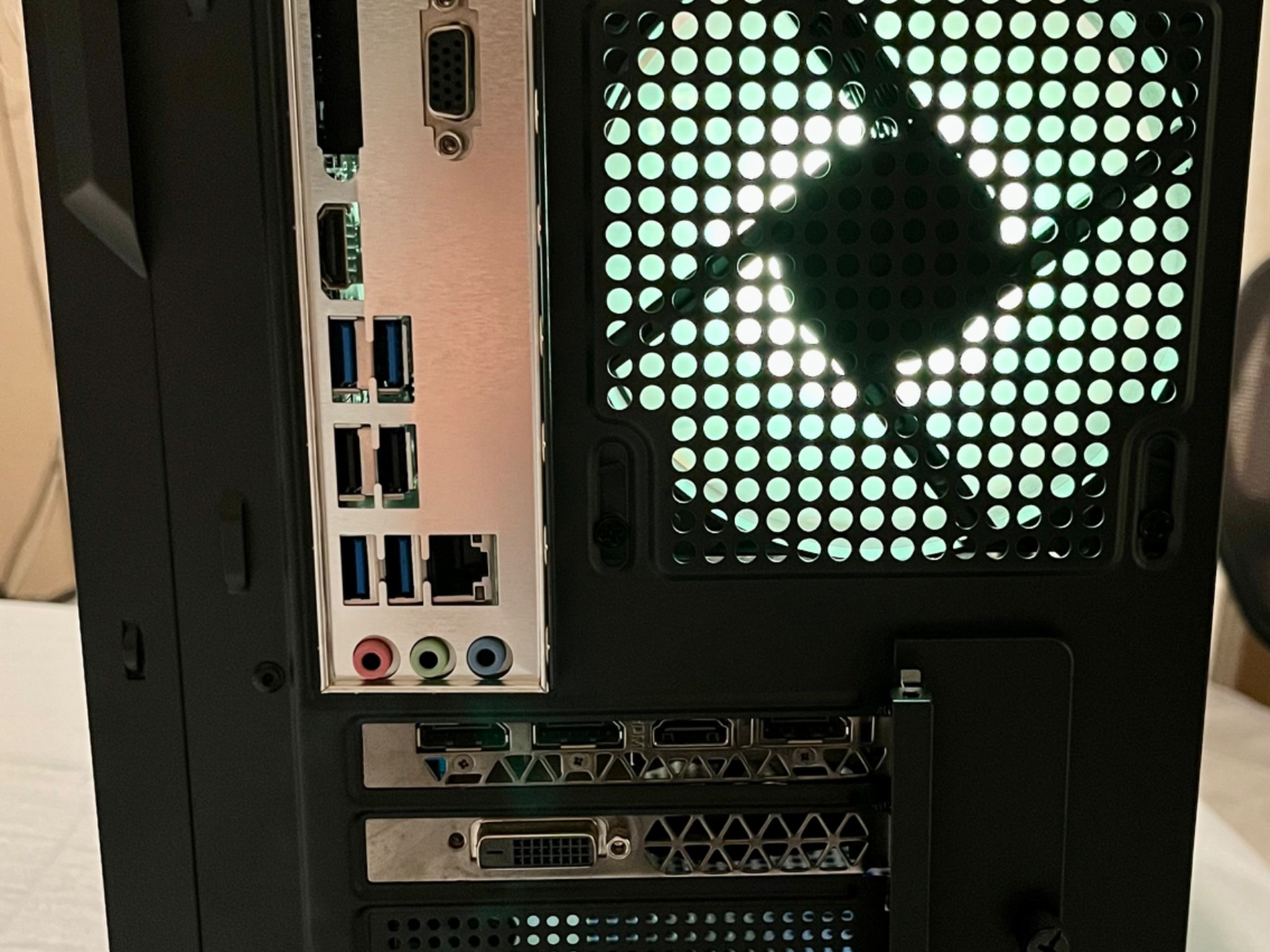 Custom Gaming PC |GTX 1080 // Ryzen 3500x // 16GB DDR4|