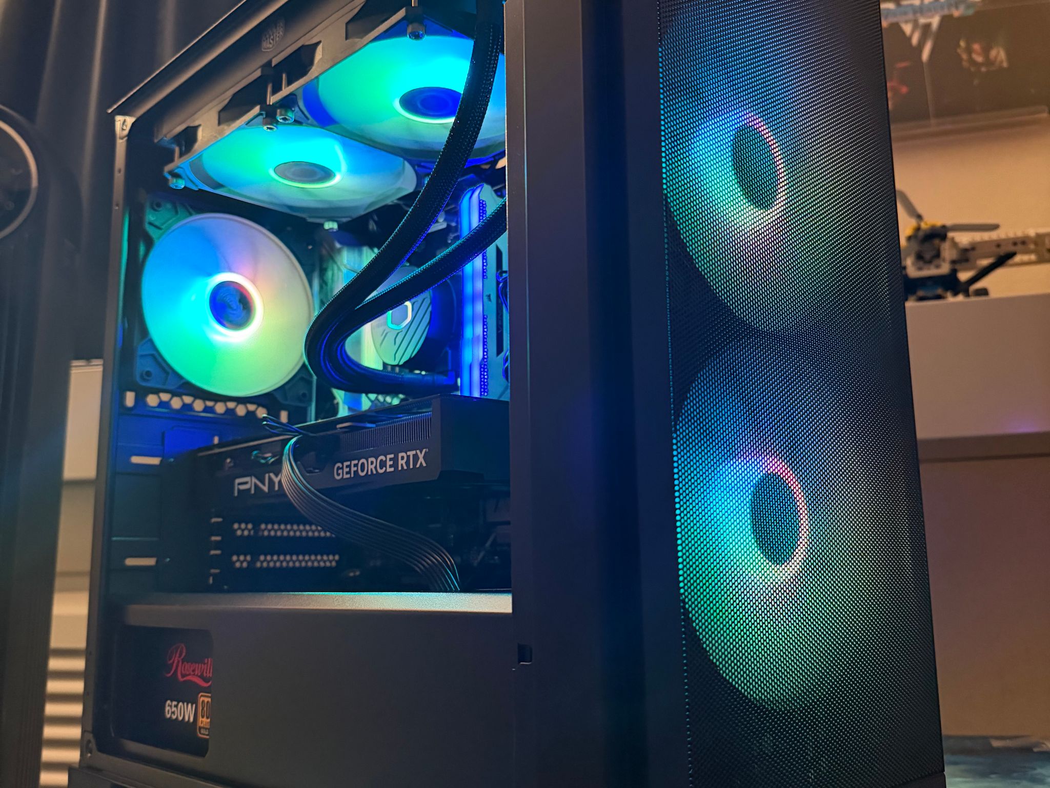 Intel Productivity PC! - Intel i5-14600KF | RTX 4070 Super | 32GB DDR4 | 3.25TB Storage!