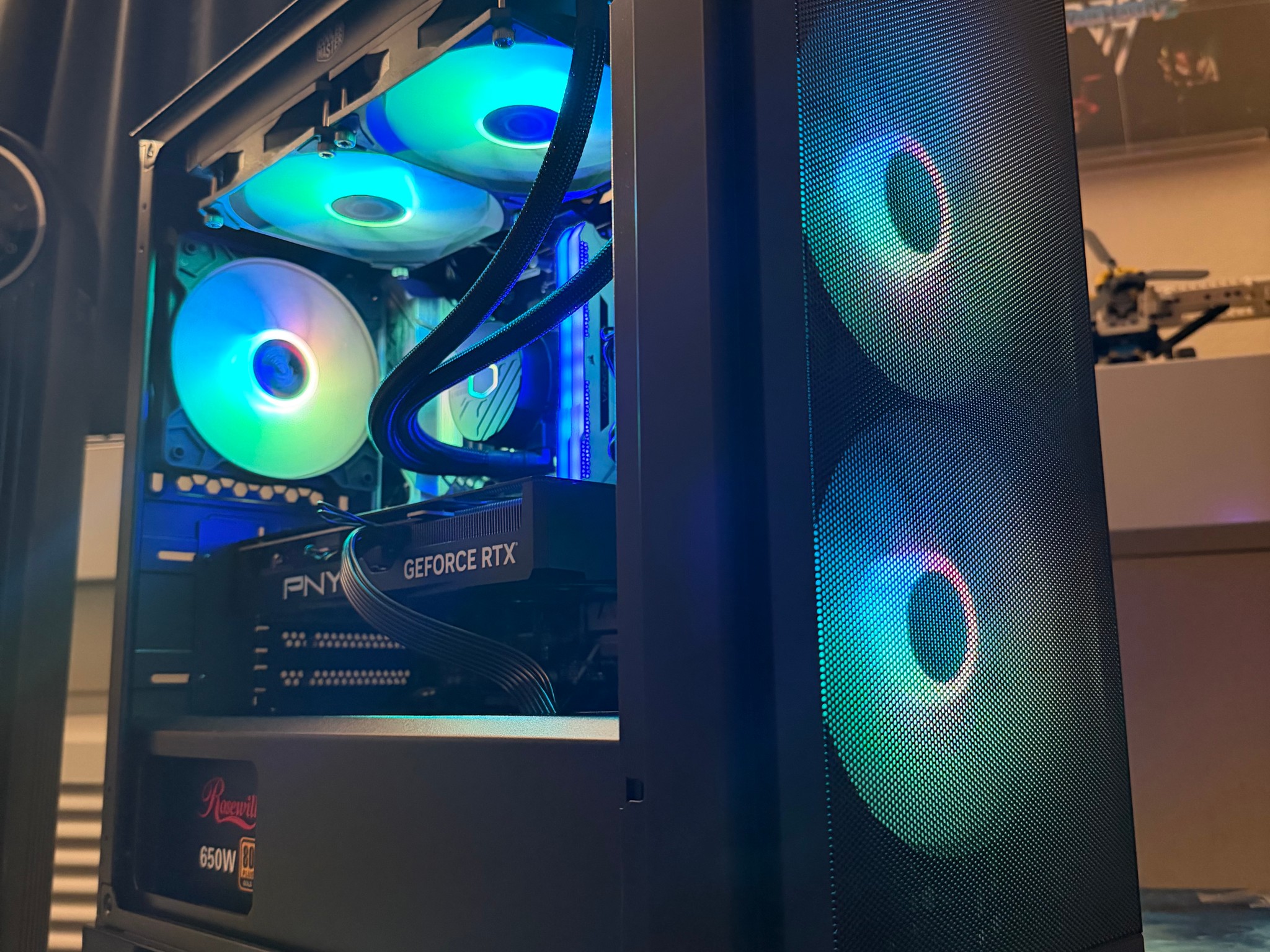 Intel Productivity PC! - Intel i5-14600KF | RTX 4070 Super | 32GB DDR4 | 3.25TB Storage!