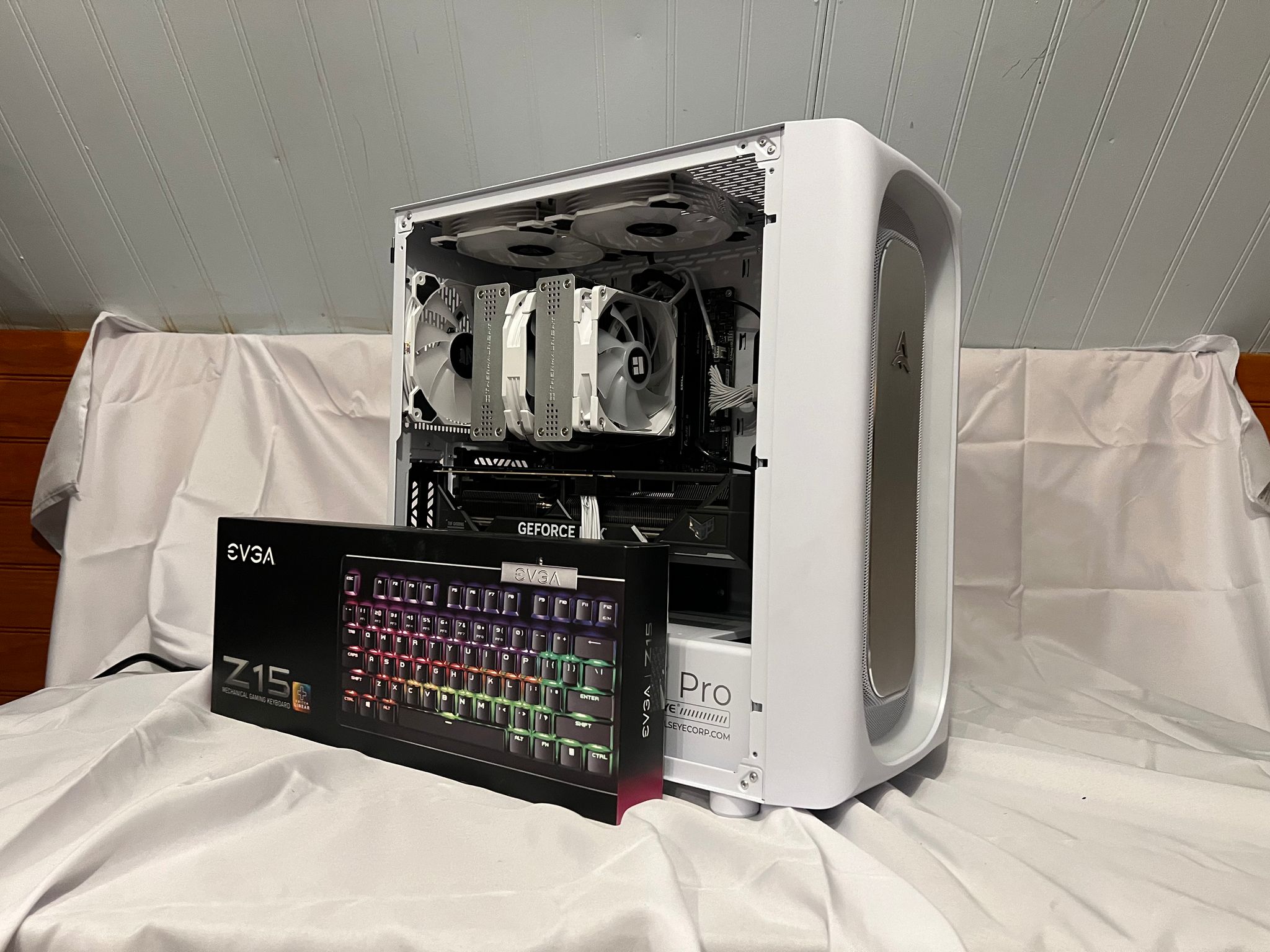 "The Star Stealer" / Ryzen 7 7800x3d, TUF RTX 4080 OC, 5Tb, 32gb ddr5 gaming pc with evga keyboard