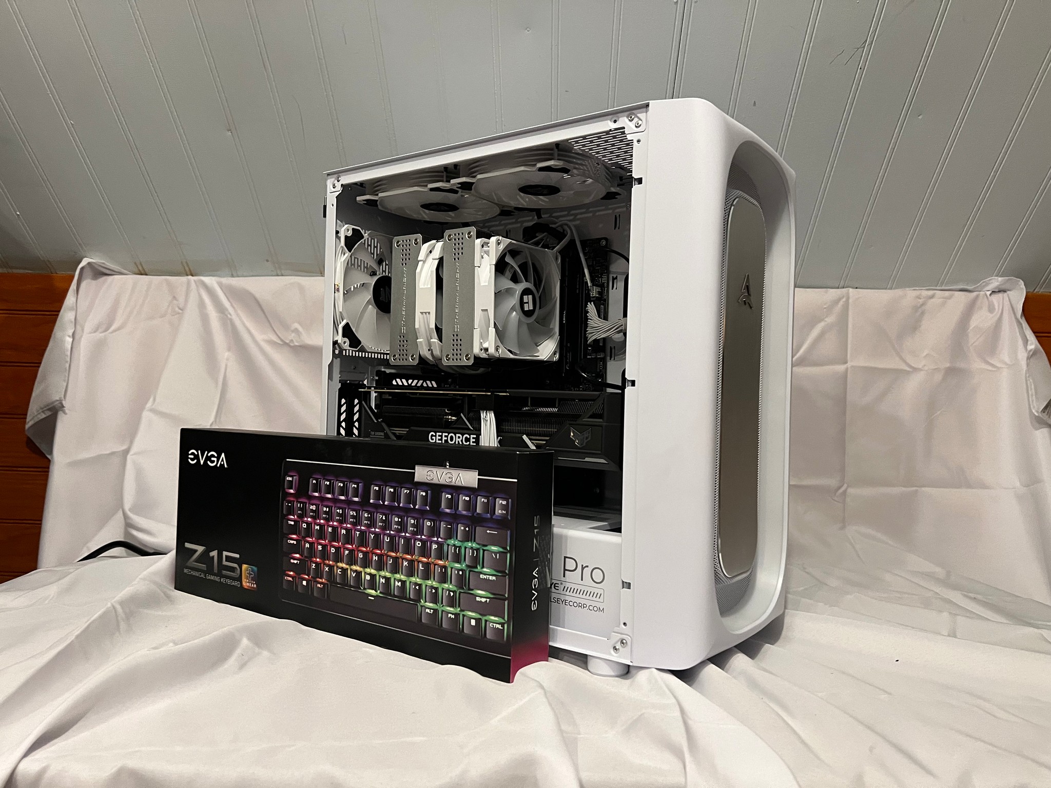 "The Star Stealer" / Ryzen 7 7800x3d, TUF RTX 4080 OC, 5Tb, 32gb ddr5 gaming pc with evga keyboard