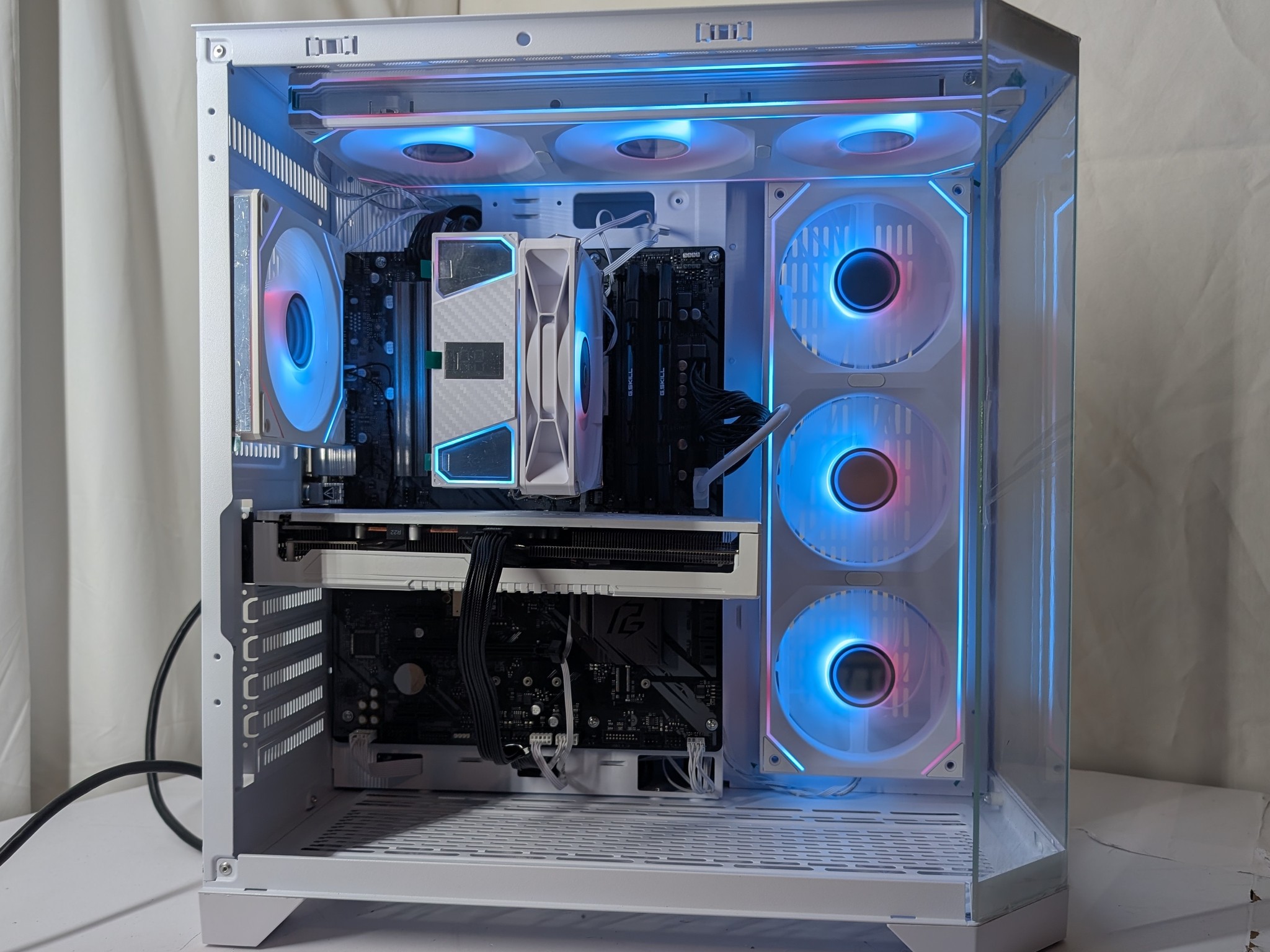 RTX 3070 | RYZEN  5 3600 | 32GB DDR4 | 1TB NVME | 750W PSU