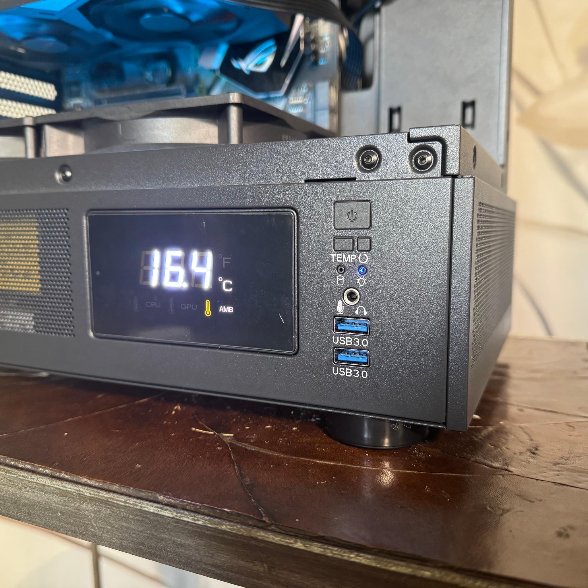 Panoramic Budget Gaming PC - GTX 1660 OC - Ryzen 5 - Temp Display - 740GB Storage