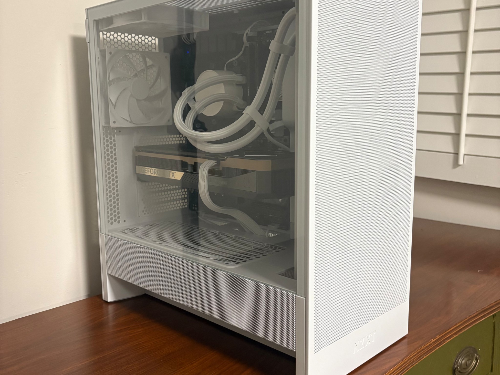 RTX 5070TI | Ryzen 5 7600X3D | 32GB DDR5 | 2TB SSD | 850W PSU | 360MM AIO | 5x 120mm Fan | NZXT H5