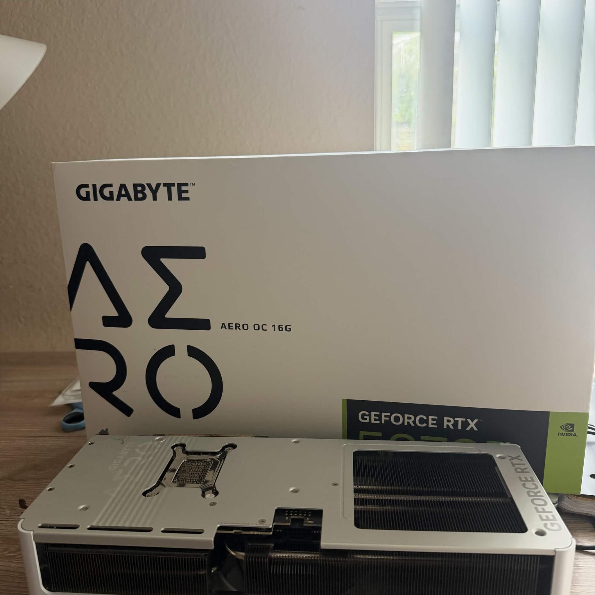 Gigabyte 5070 ti aero oc