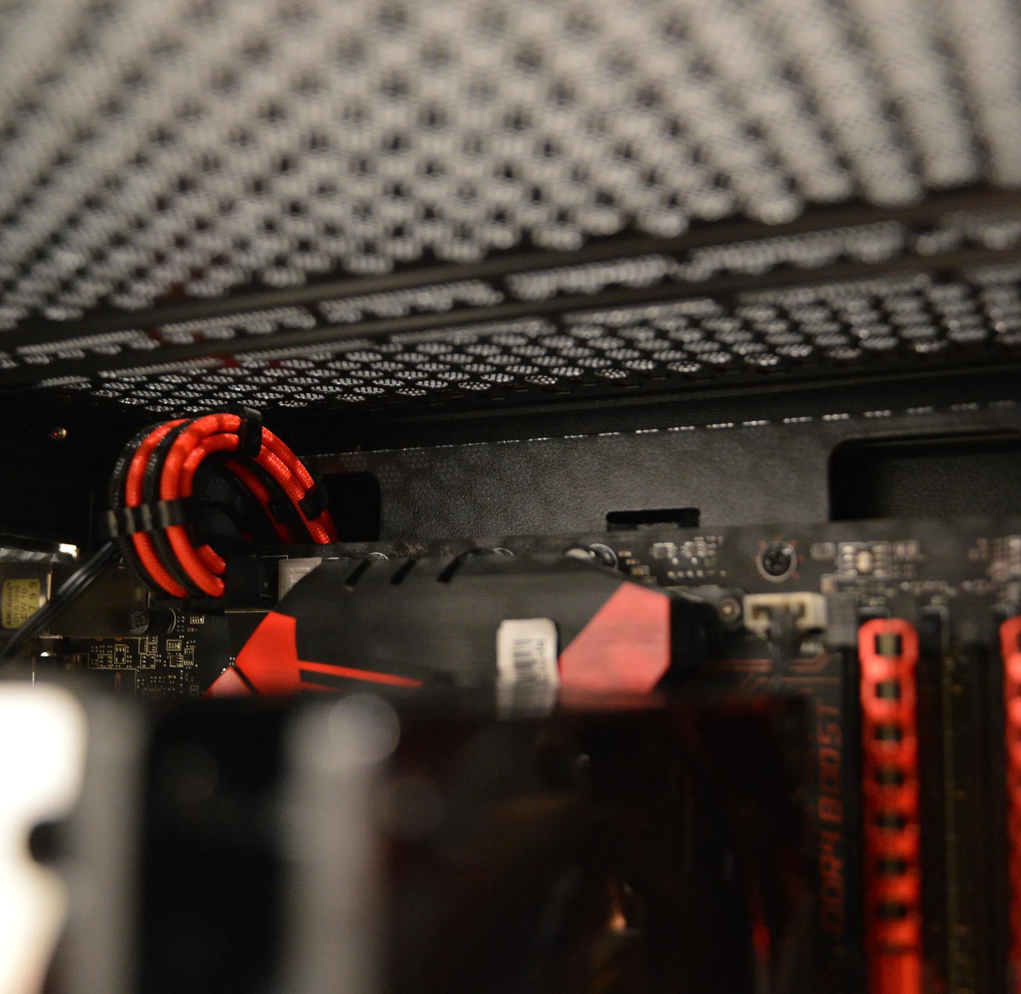 ⚫️🔴 Midnight Cherry 🔴⚫️ | Intel i5-6600K | NVIDIA GTX 1070 8GB | 16GB RAM | 256GB SSD + 1TB HDD |