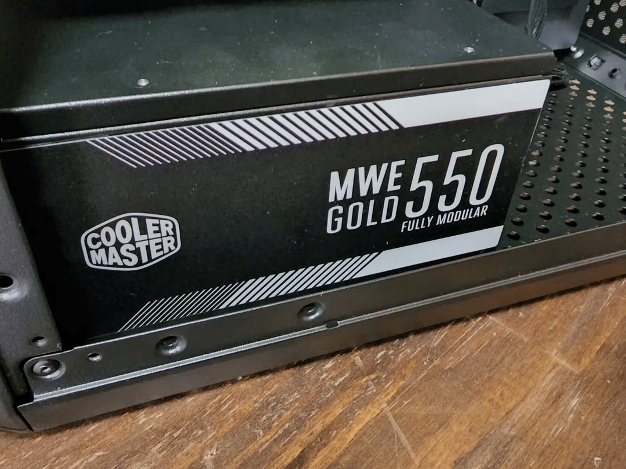 AMD Ryzen 3 2200G // AMD Radeon RX550 // 16GB 3200MHz