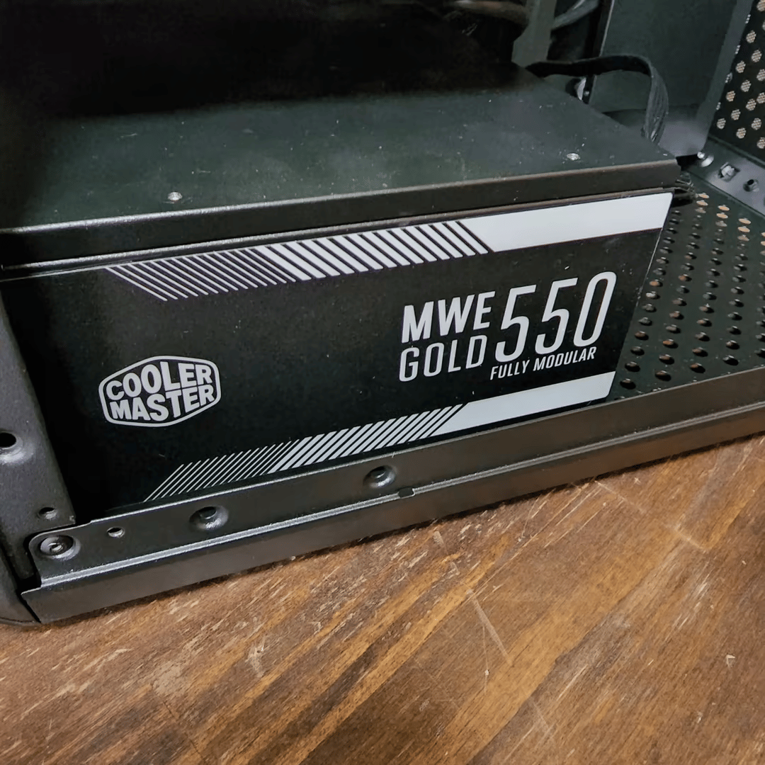 AMD Ryzen 3 2200G // AMD Radeon RX550 // 16GB 3200MHz