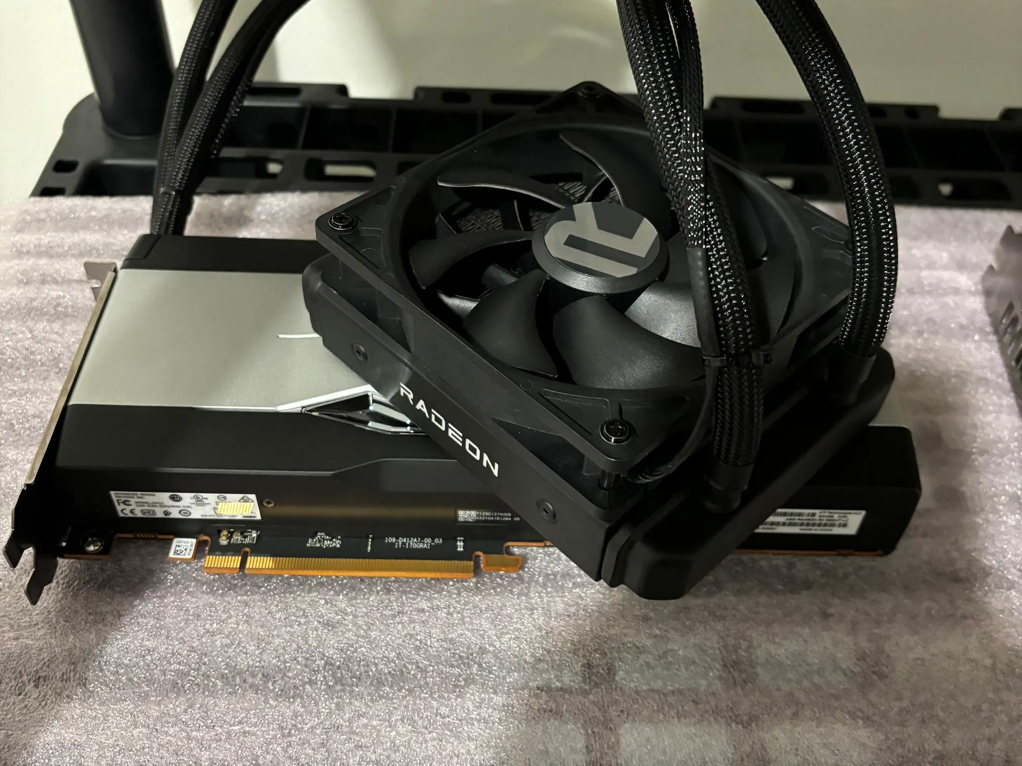 RX 6900 XT (AIO)