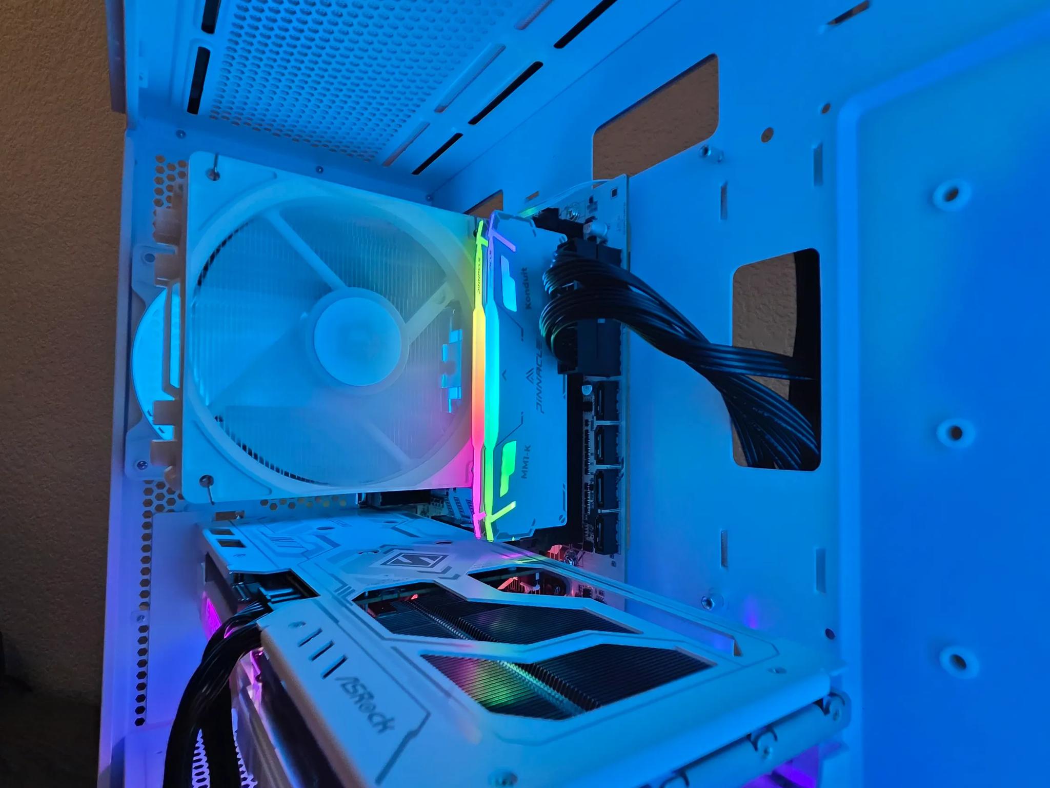 Aesthetic frost white gaming pc !(NEW)!
