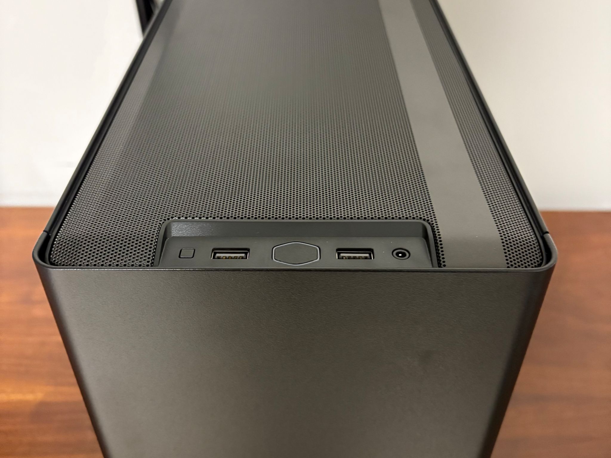 RTX 3070 | Ryzen 5 3600 | 16GB DDR4 | 1TB SSD | 850W PSU | 2 x Fans | Air Cooler