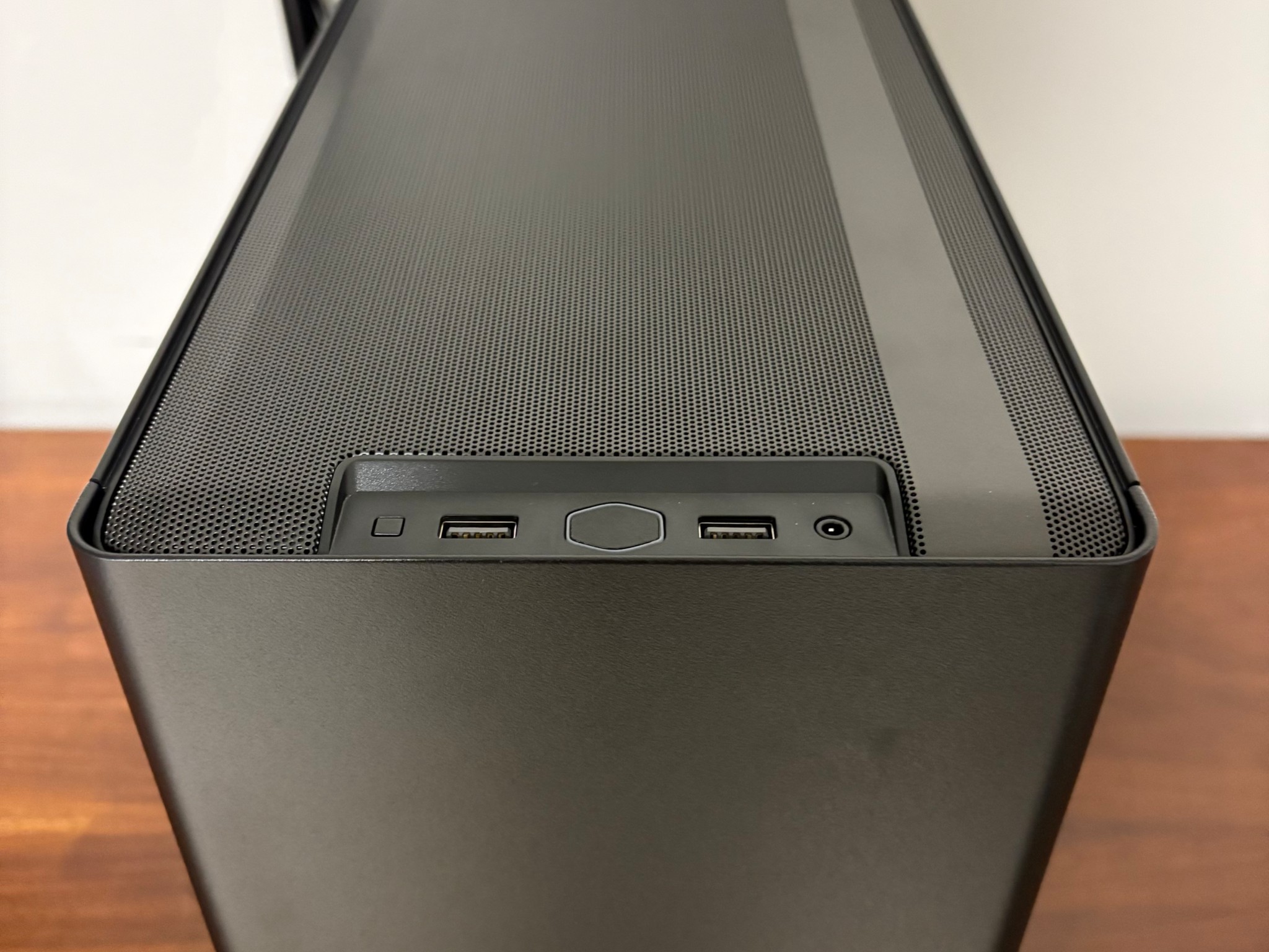RTX 3070 | Ryzen 5 3600 | 16GB DDR4 | 1TB SSD | 850W PSU | 2 x Fans | Air Cooler