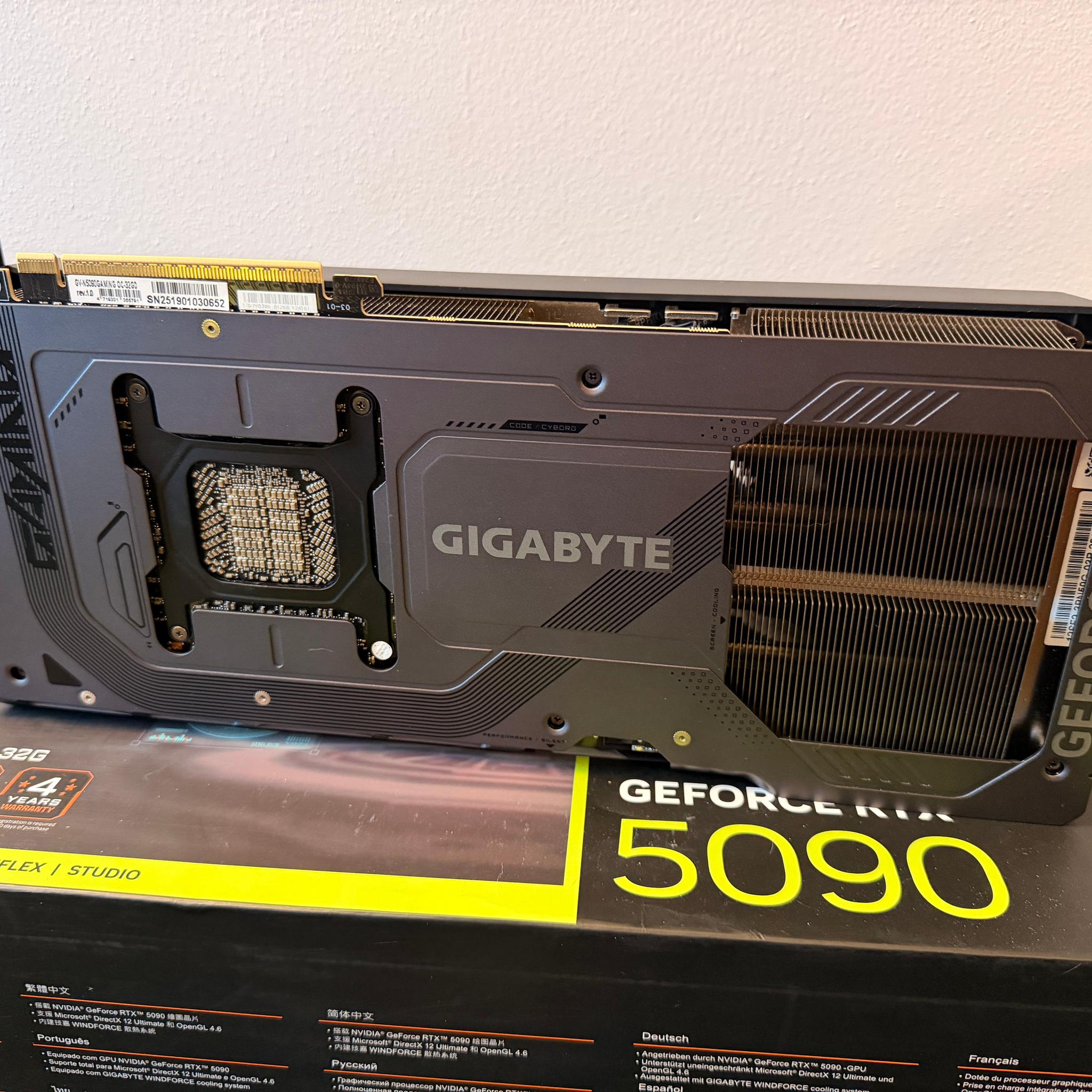 Barely Used GIGABYTE GeForce RTX 5090 GAMING OC 32GB