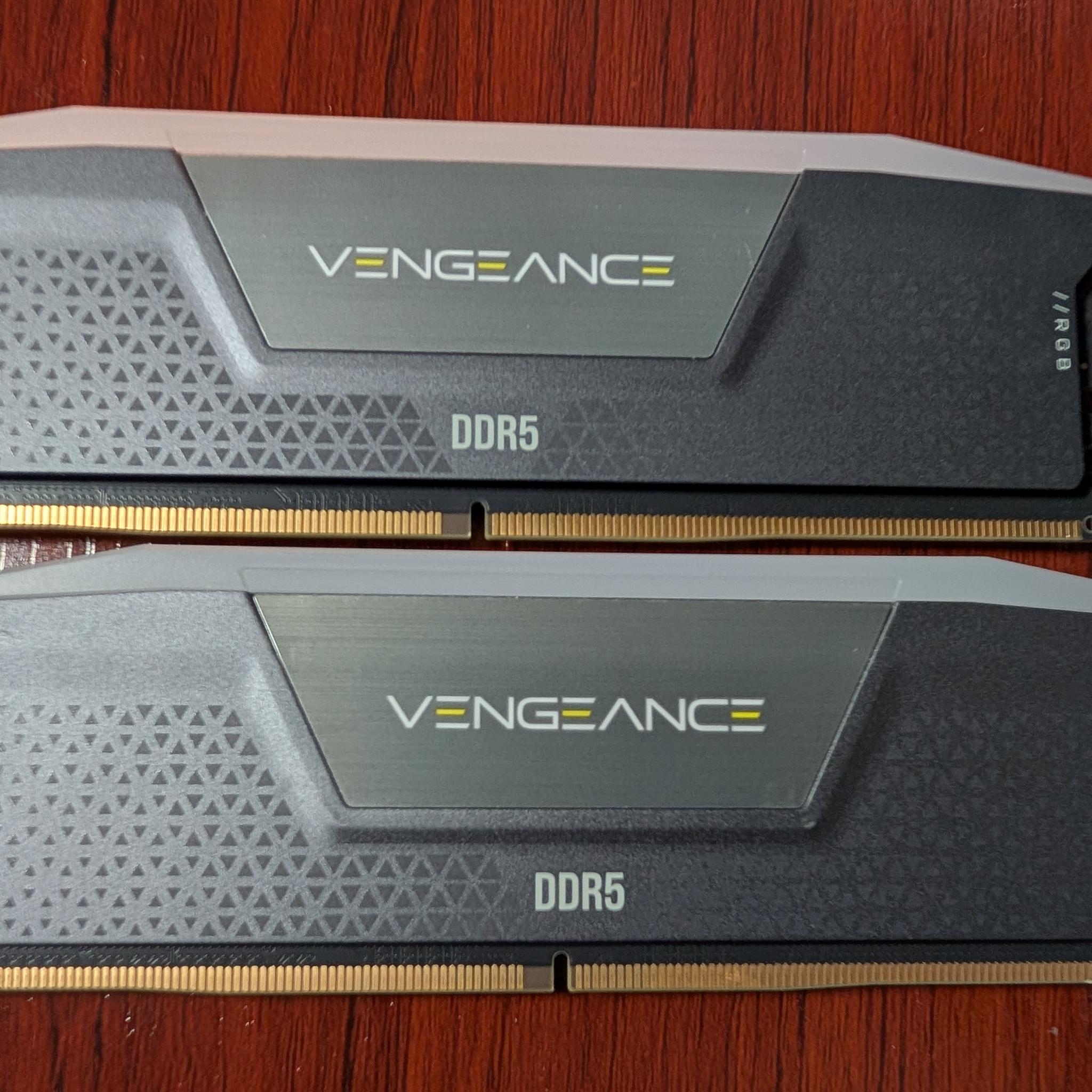 Corsair Vengeance RGB 32GB (2x16GB) DDR5 6000 CL30 RAM