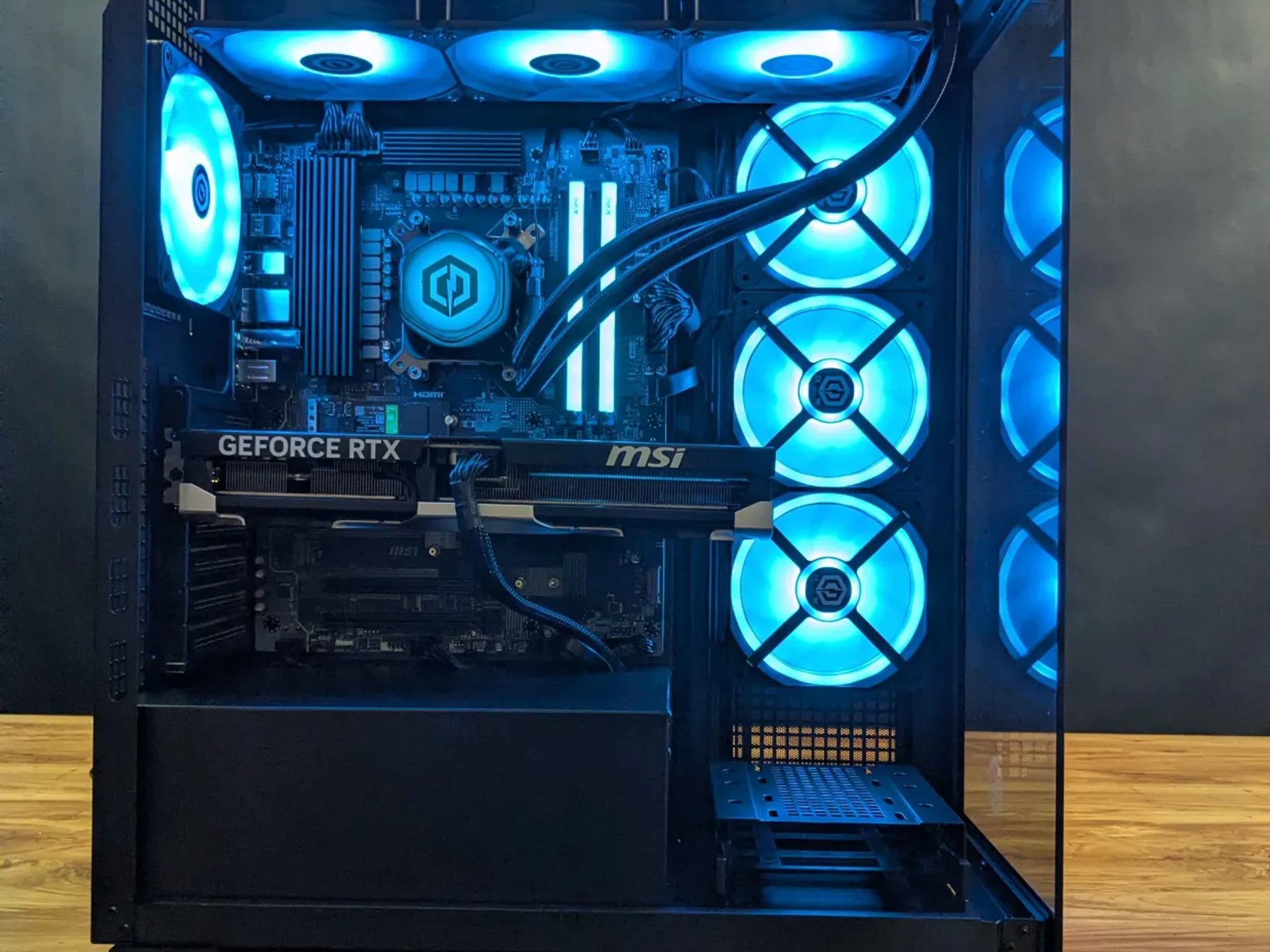 High End CyberPower Gaming PC - Ryzen 7 9800X3D - RTX 5070 Ti