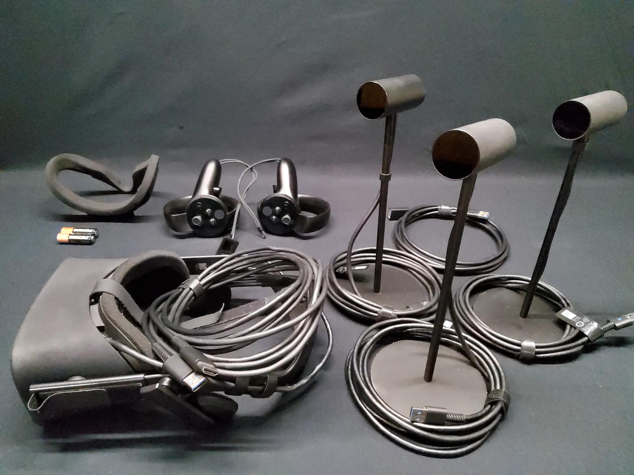 Oculus Rift Bundle 3 Sensor 2 Touch Controllers Extra Soft Mask