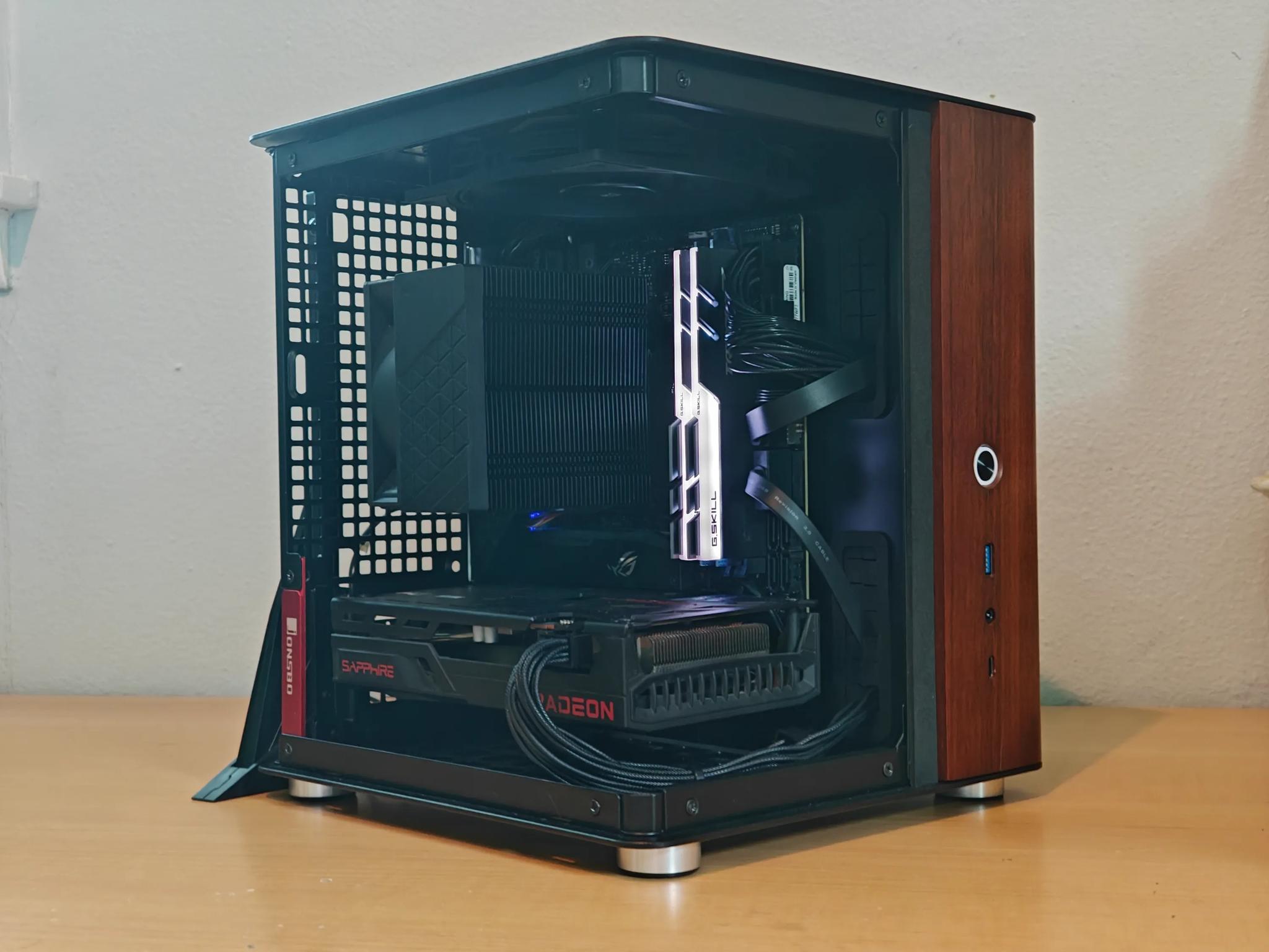The Cube | RX 6600 | R5 5600 | 32 GB DDR4 | 1 TB NVME