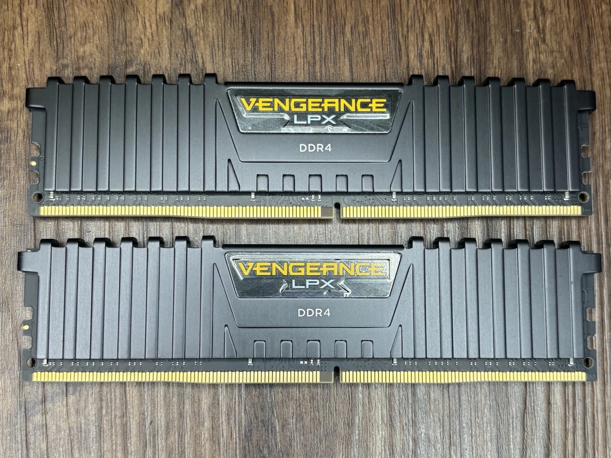 Corsair Vengeance LPX DDR4 32GB (2x16GB) 3200MHz DIMM RAM 288-Pin