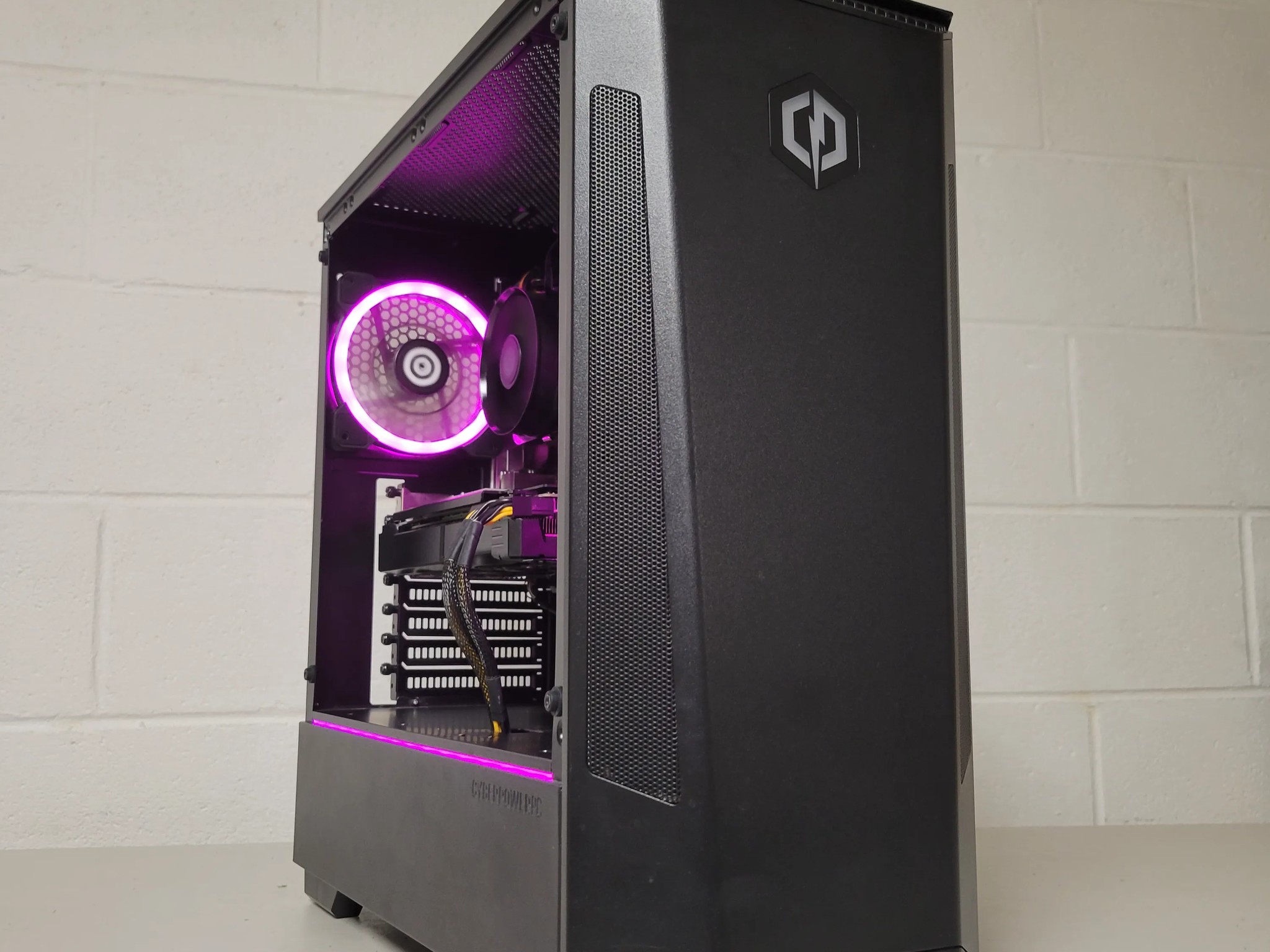 😈🎱RX 570 4gb Black Gaming PC😈🎱 (Ryzen 3 2300x//RX 570 4gb)