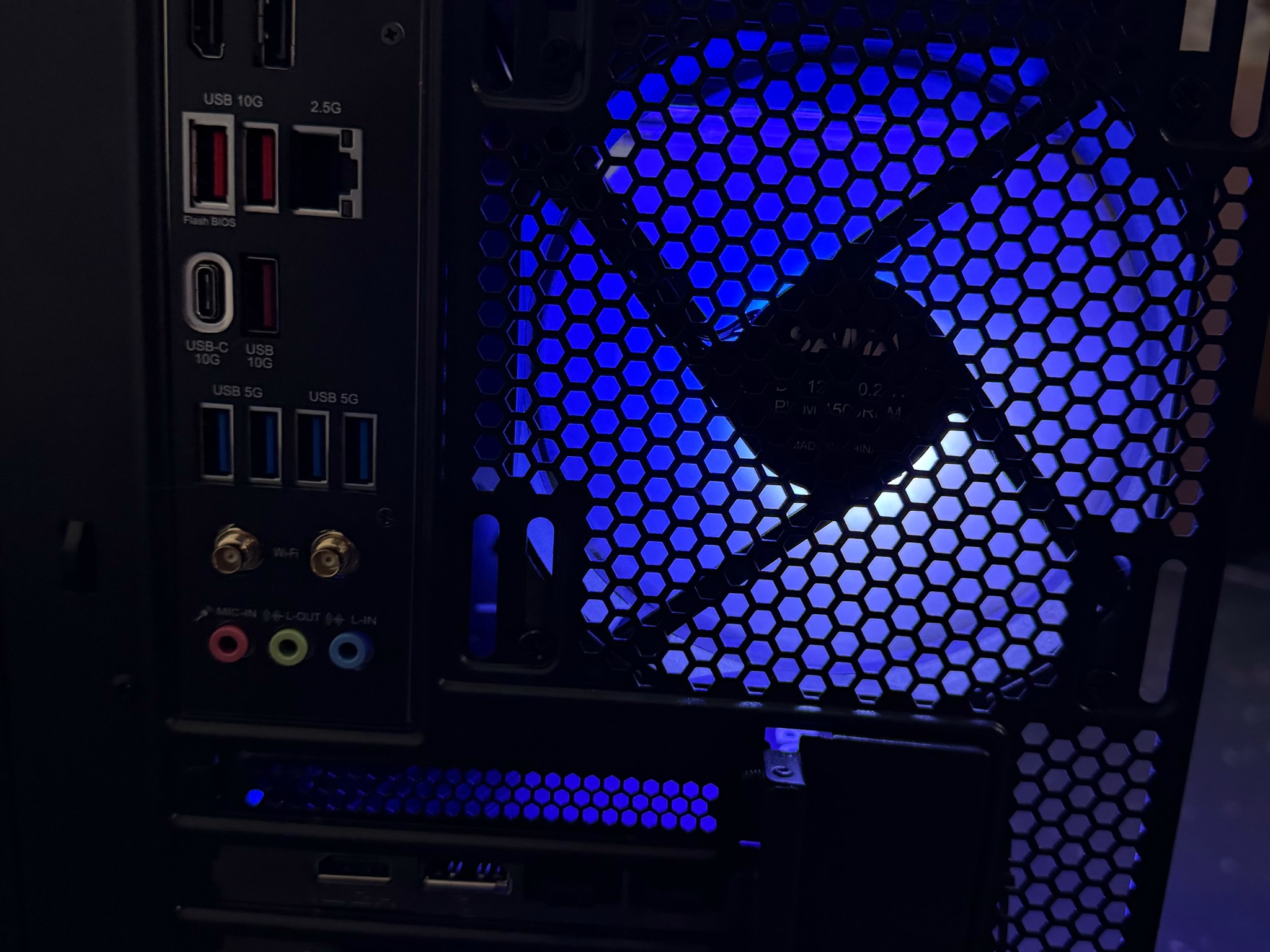 ⚫️"Black Ice"❄️| 1080p Gaming | RTX 5060 | Ryzen 5 7600X | 16GB DDR5 | 1TB Samsung 9100 Pro GEN5