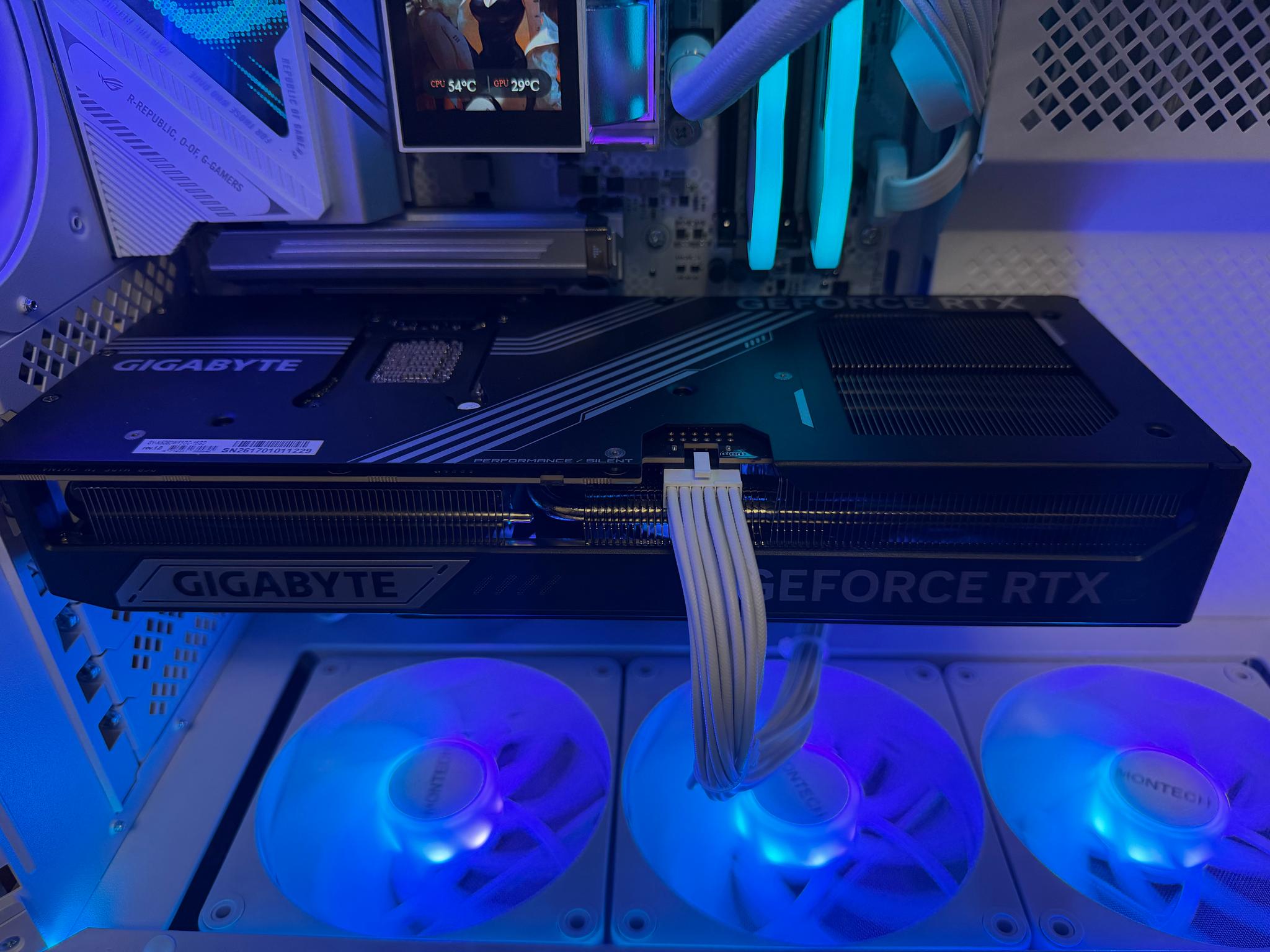 GIGABYTE GeForce RTX 5080 WINDFORCE SFF 16G