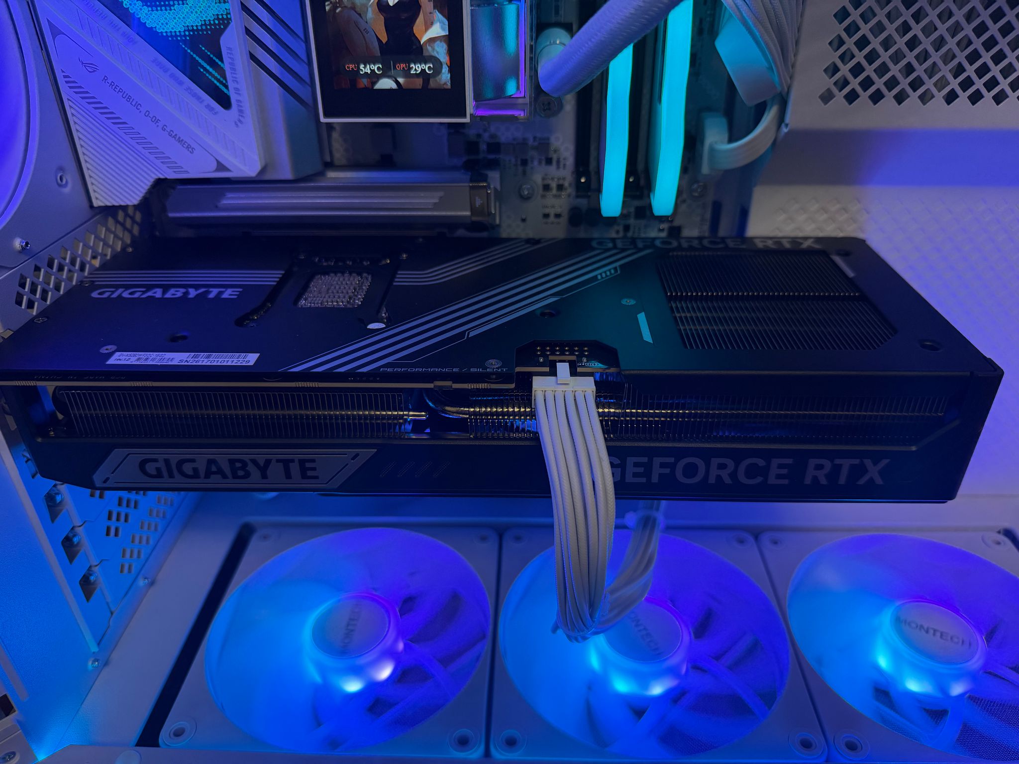 GIGABYTE GeForce RTX 5080 WINDFORCE SFF 16G