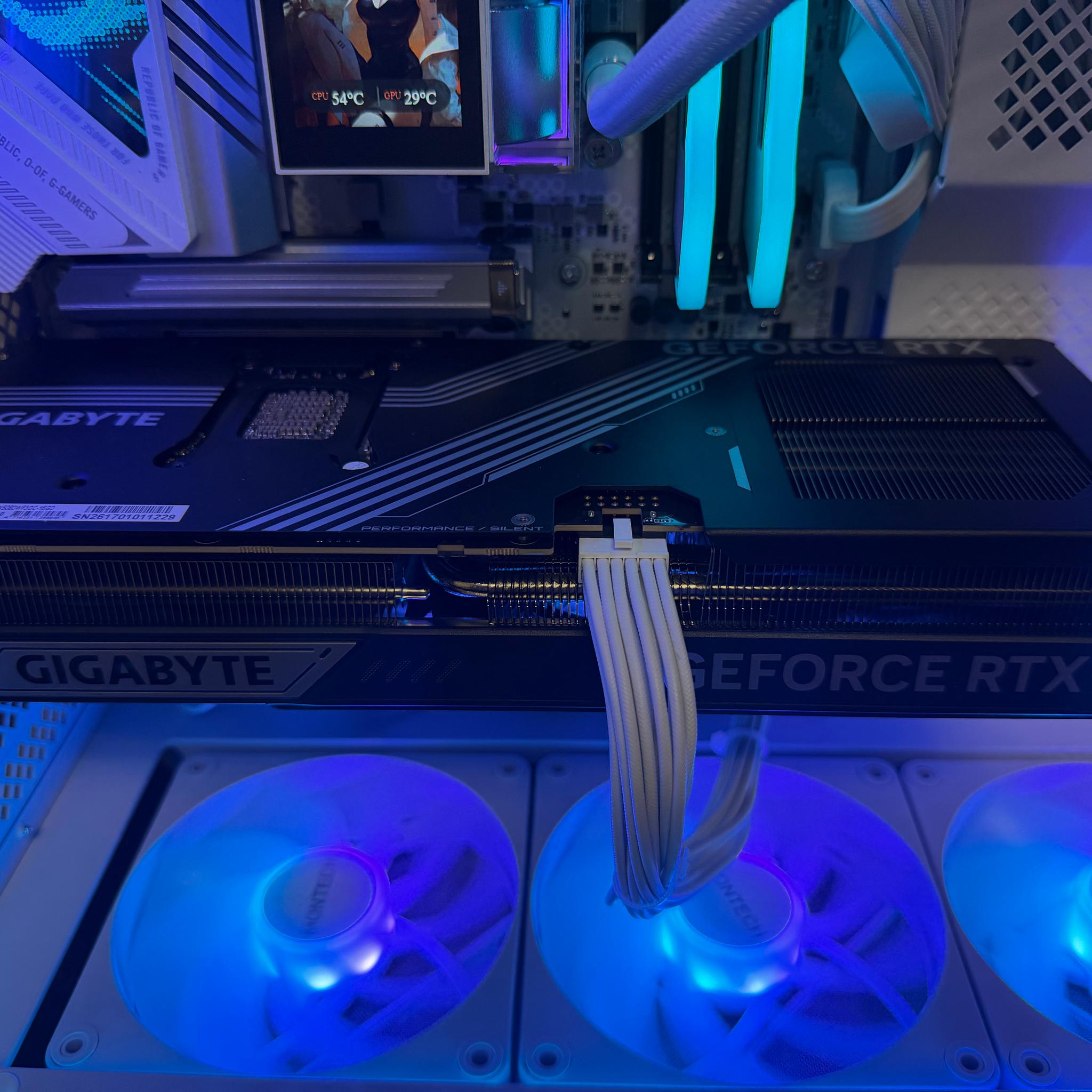 GIGABYTE GeForce RTX 5080 WINDFORCE SFF 16G