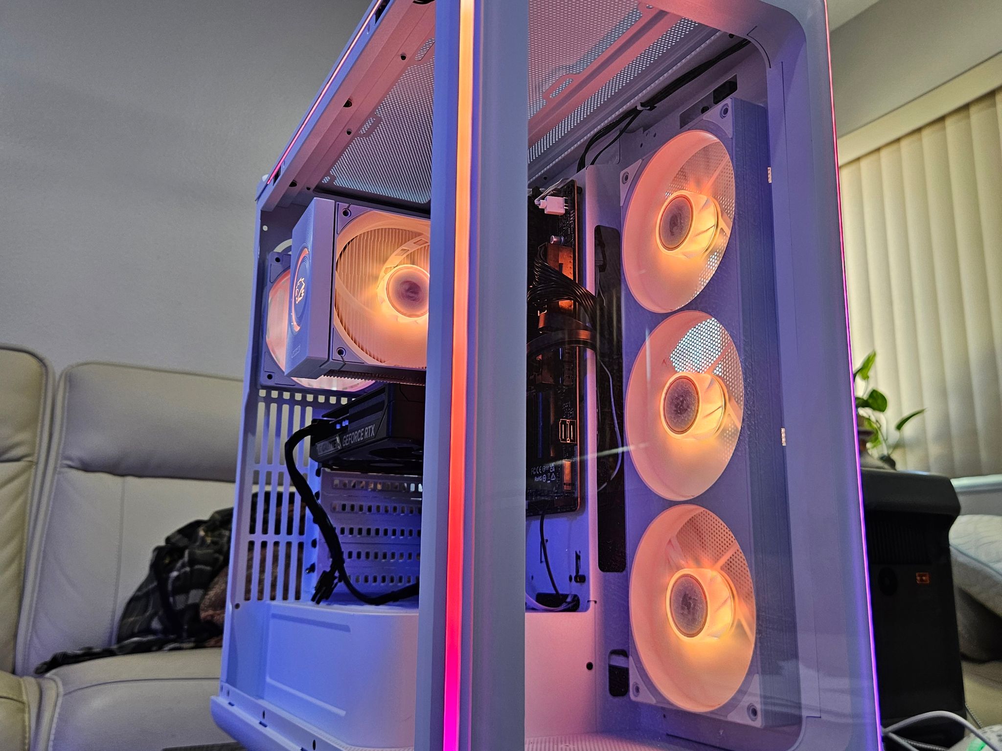 RTX 5060 Ti Gaming PC • Ryzen 5 8400F • 1TB M.2 • 16GB DDR5 • IBuyPowerPc • B650M • White