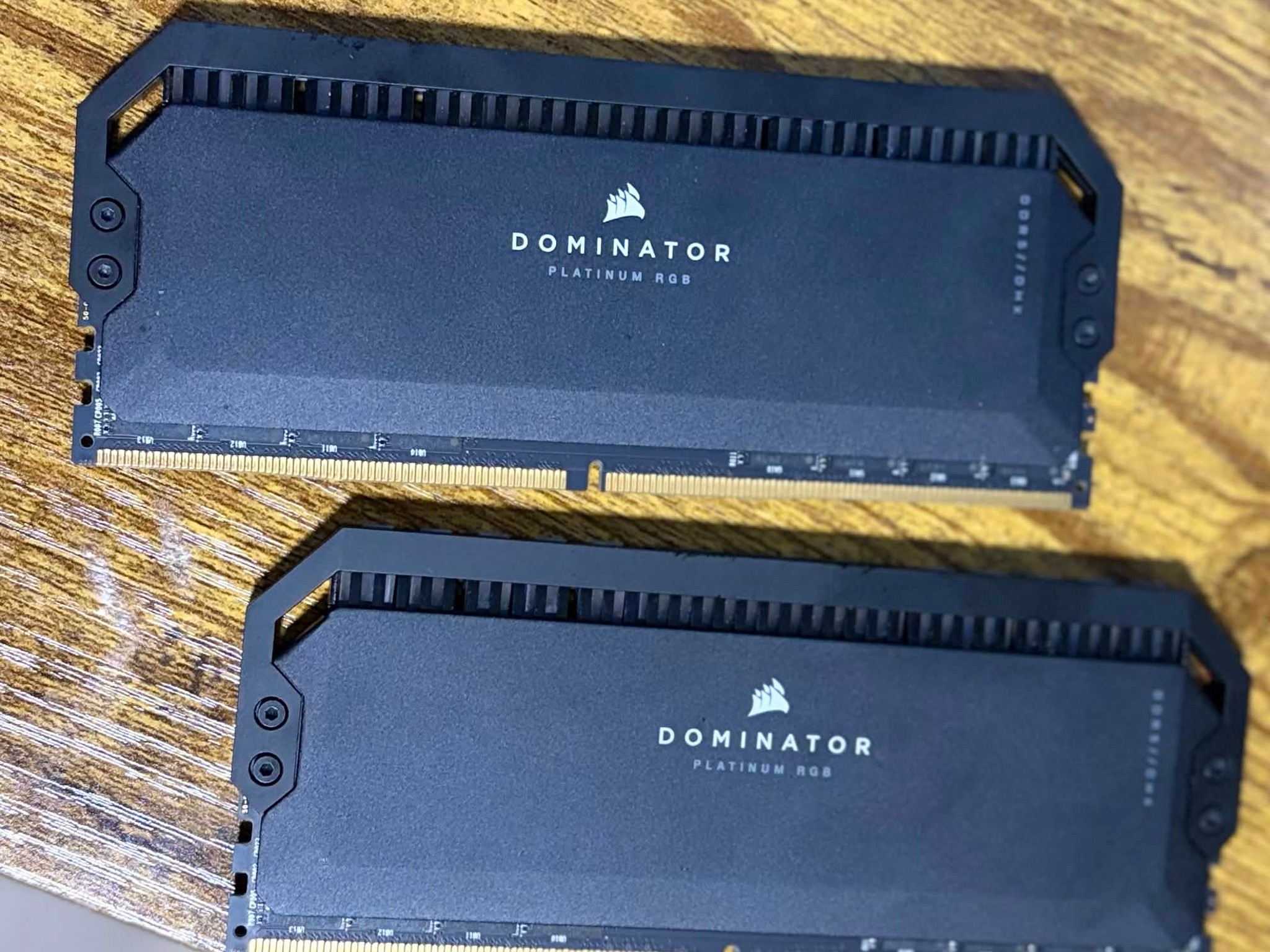 CORSAIR Dominator Platinum RGB DDR5 64GB (2x32GB) 5200MHz CL40 - Black (CMT64GX5M2B5200C40)