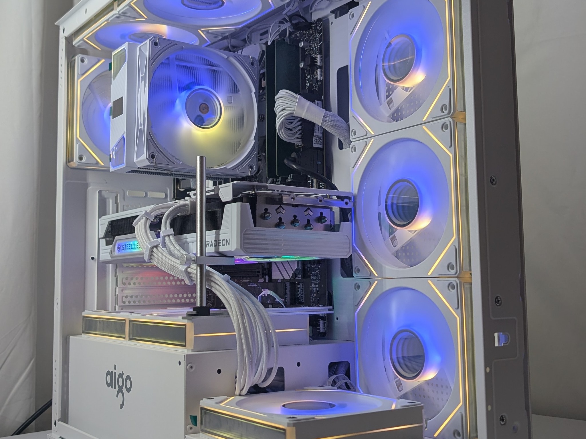 9070XT 16GB | I5 12600KF | 16GB DDR5 | 1TB NVME | CORSAIR 850W PSU | ALL WHITE