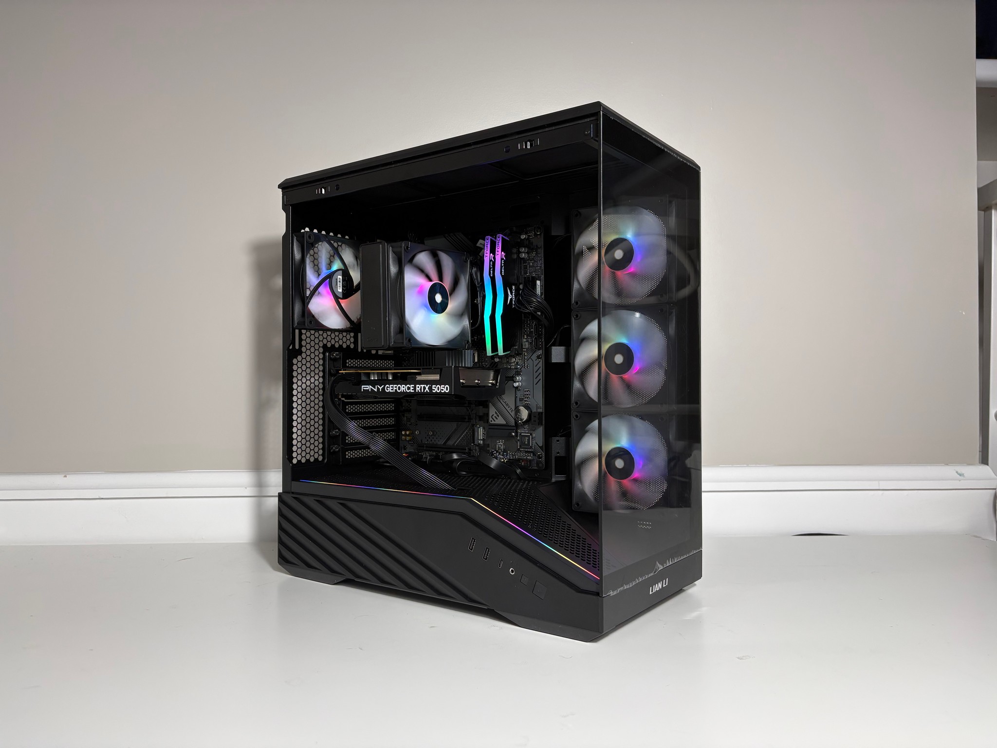 EXT View 70X Lite (V2) - Ryzen 5 5500, RTX 5050 8GB, 16GB DDR4 Ram, 1TB SSD