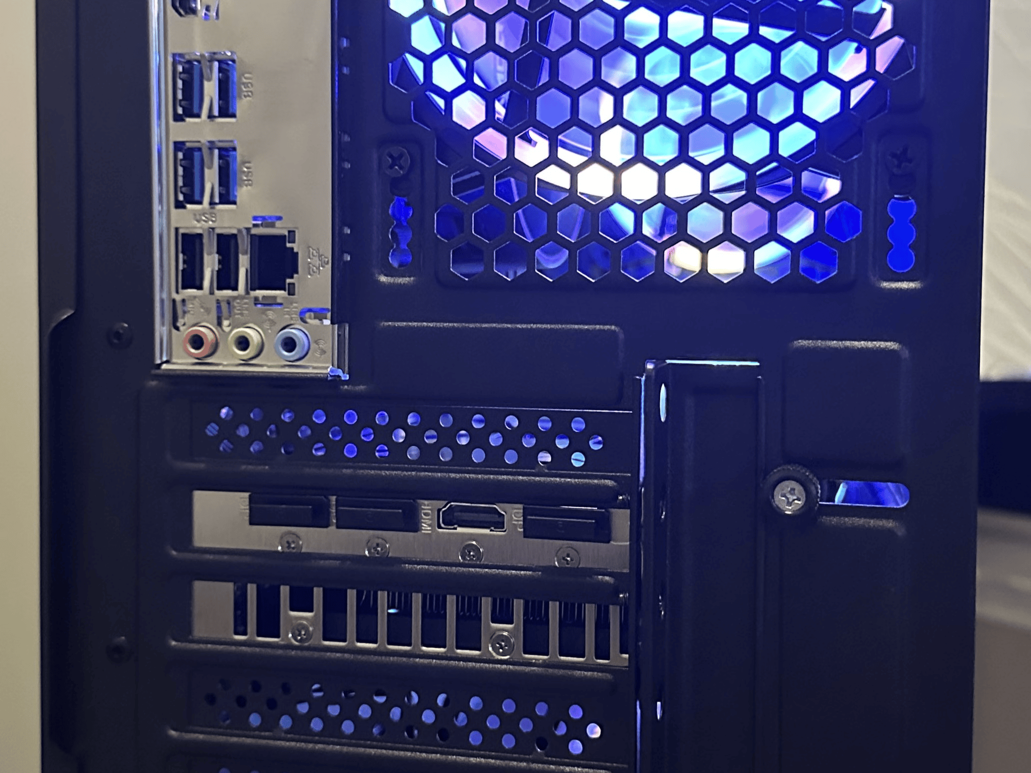 "Solar" Gaming PC - RX 6650XT + Ryzen 5 5500 + 16gb RAM