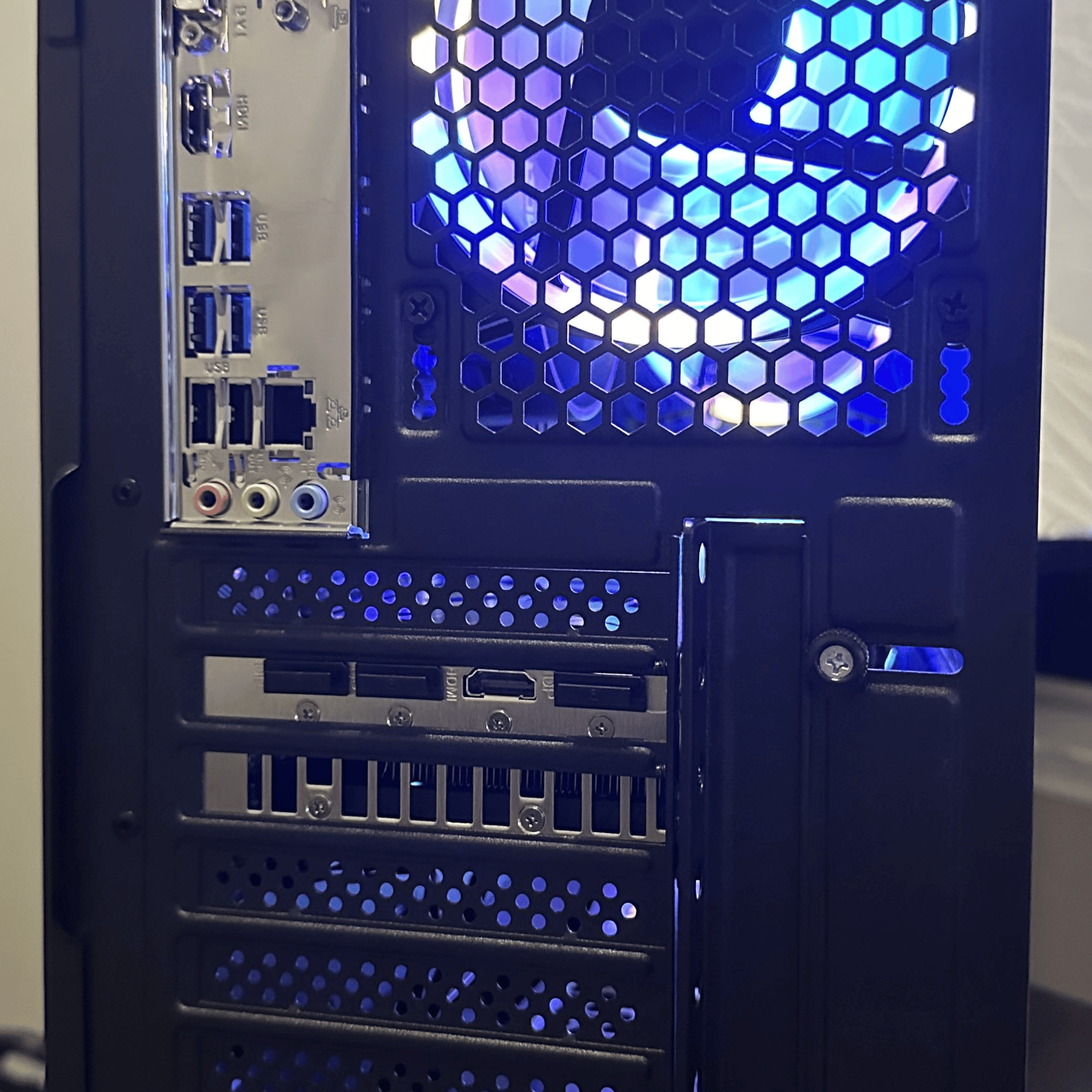 "Solar" Gaming PC - RX 6650XT + Ryzen 5 5500 + 16gb RAM