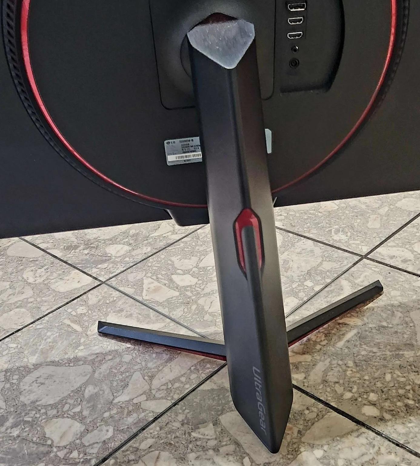 LG 32GN650-B Ultragear Gaming Monitor 32” QHD (2560 x 1440) Display, 165Hz Refresh