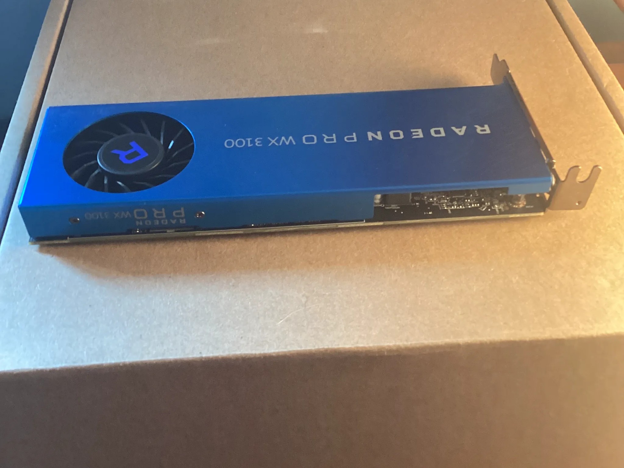 AMD Radeon Pro WX 3100 Low Profile